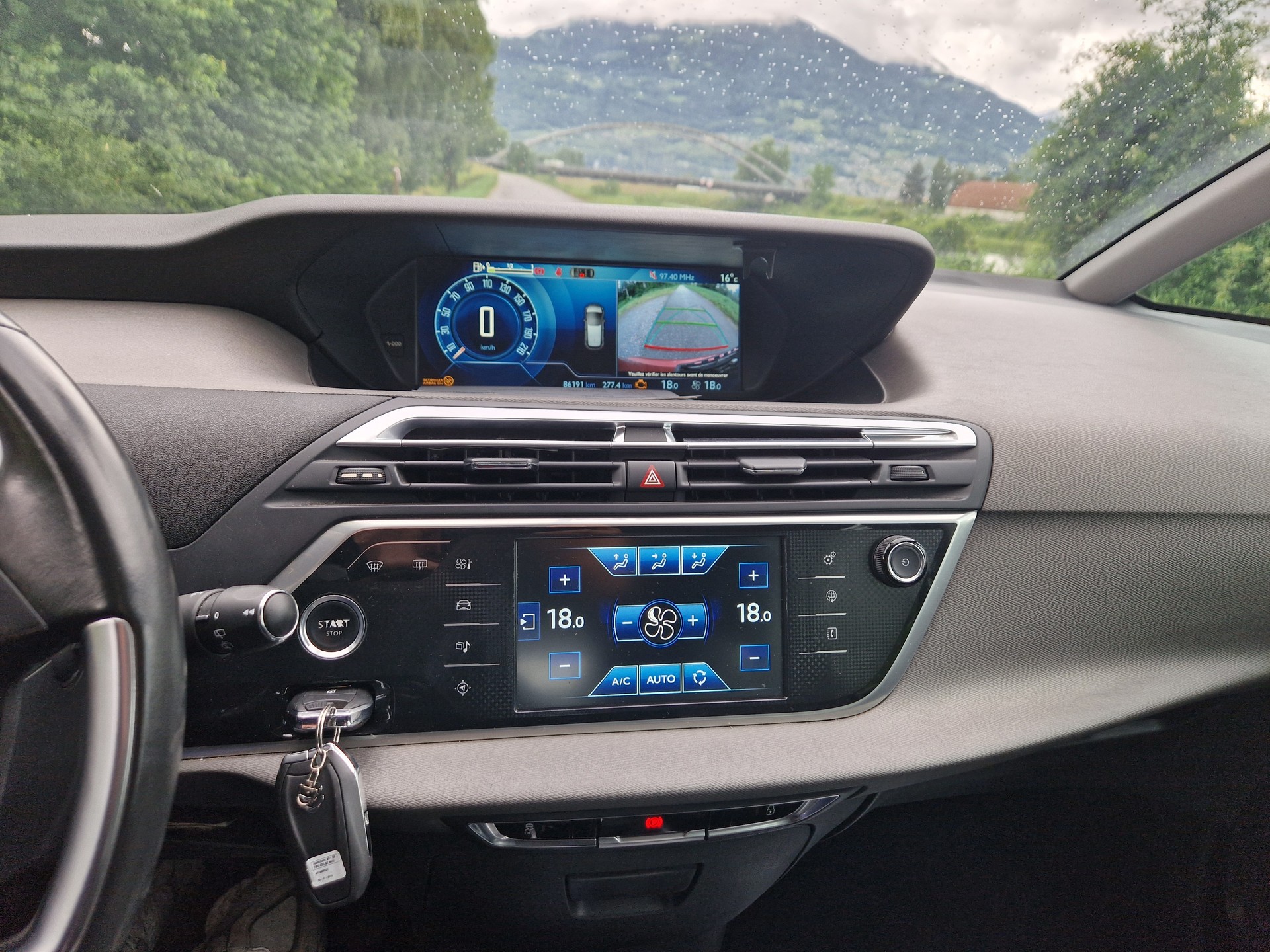 CITROEN C4 Picasso 1.6i 16V THP Exclusive-image-9