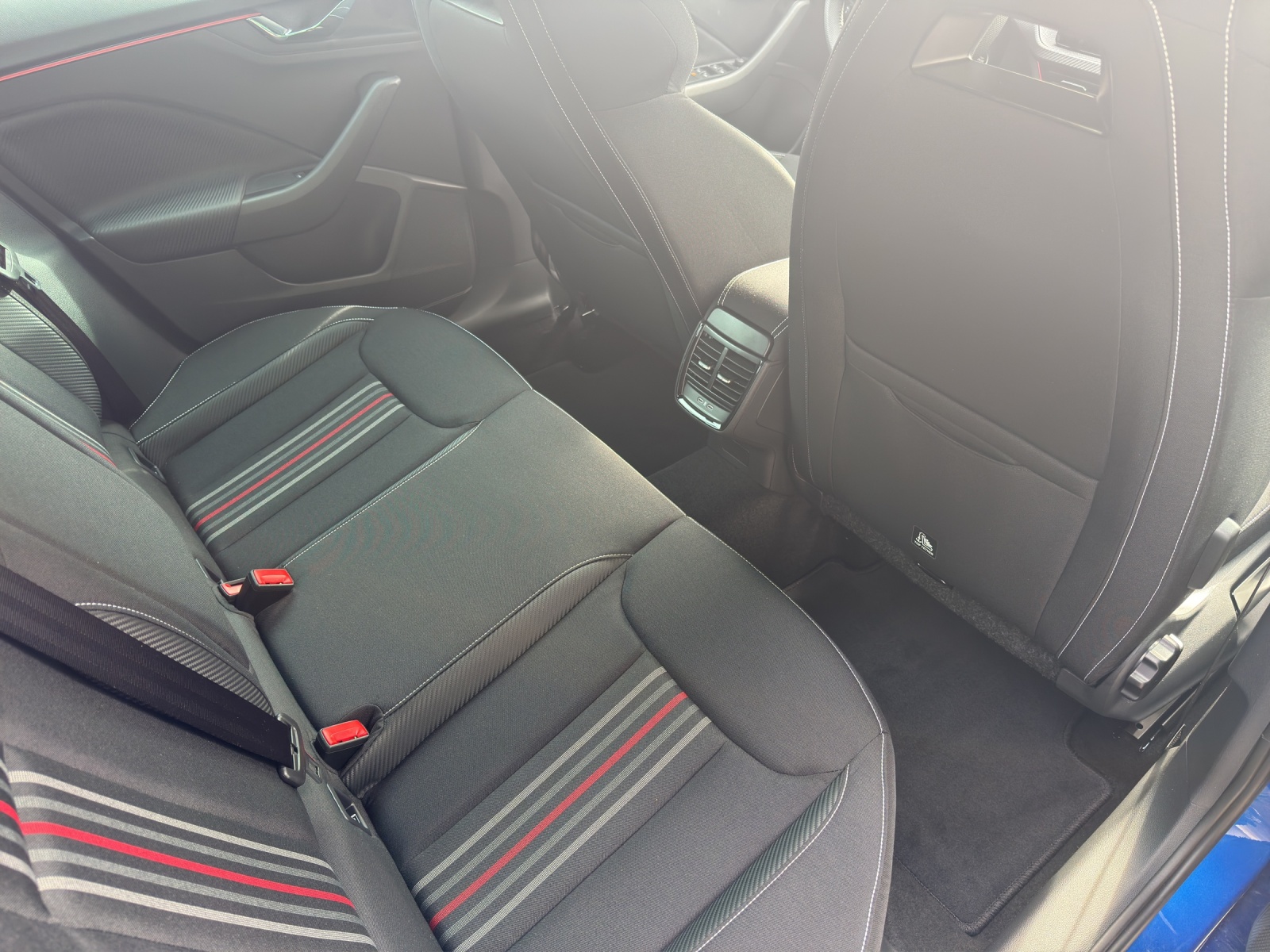 SKODA Kamiq 1.5 TSI Monte Carlo DSG-image-9