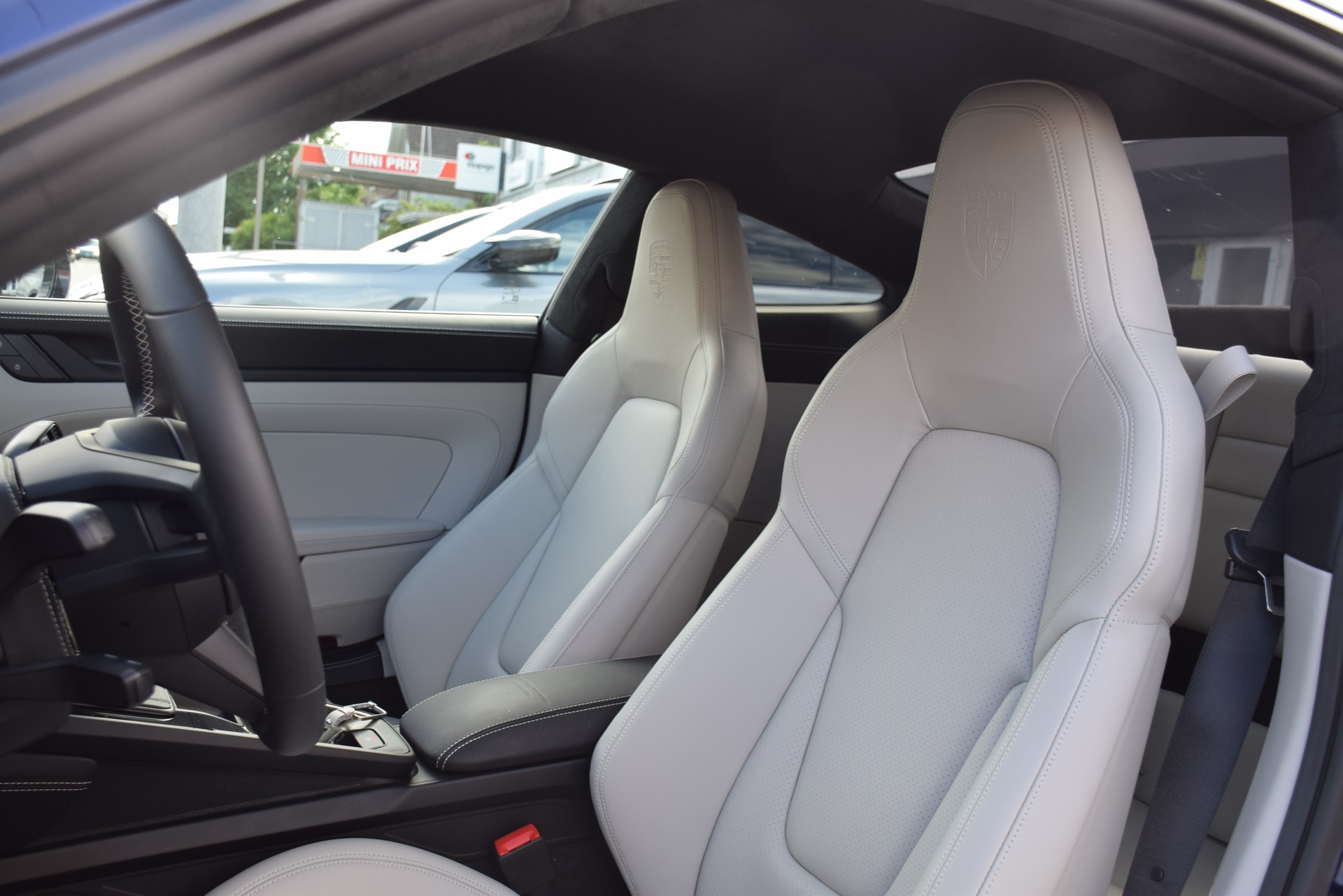 PORSCHE 911 GT3 Touring-image-15