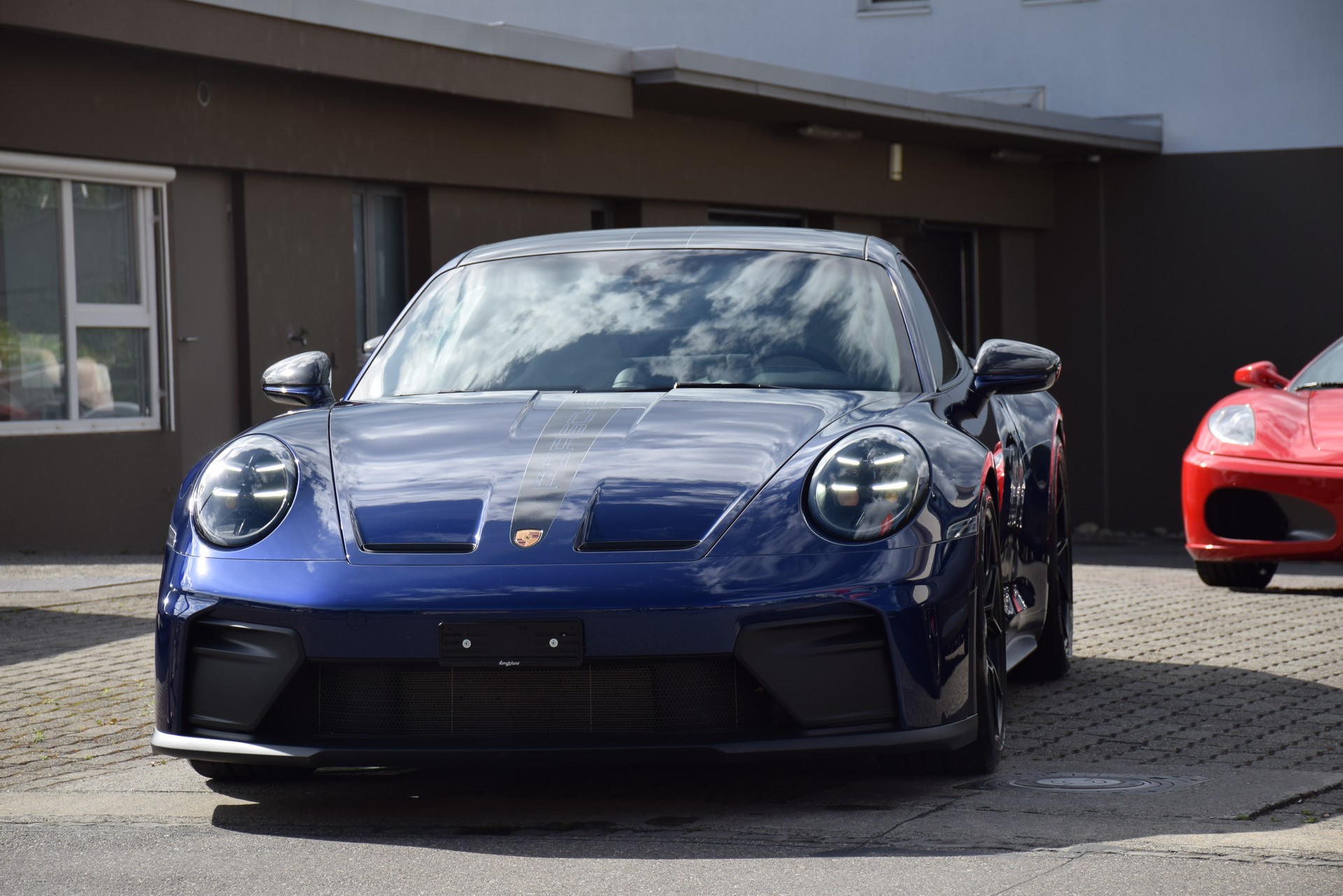 PORSCHE 911 GT3 Touring-image-2
