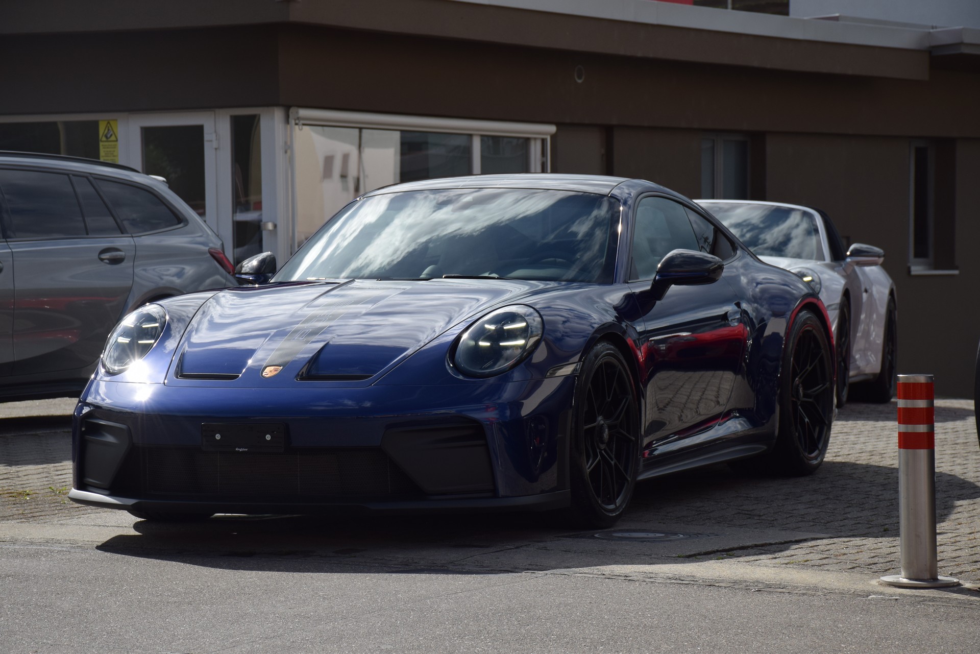 PORSCHE 911 GT3 Touring-image-3
