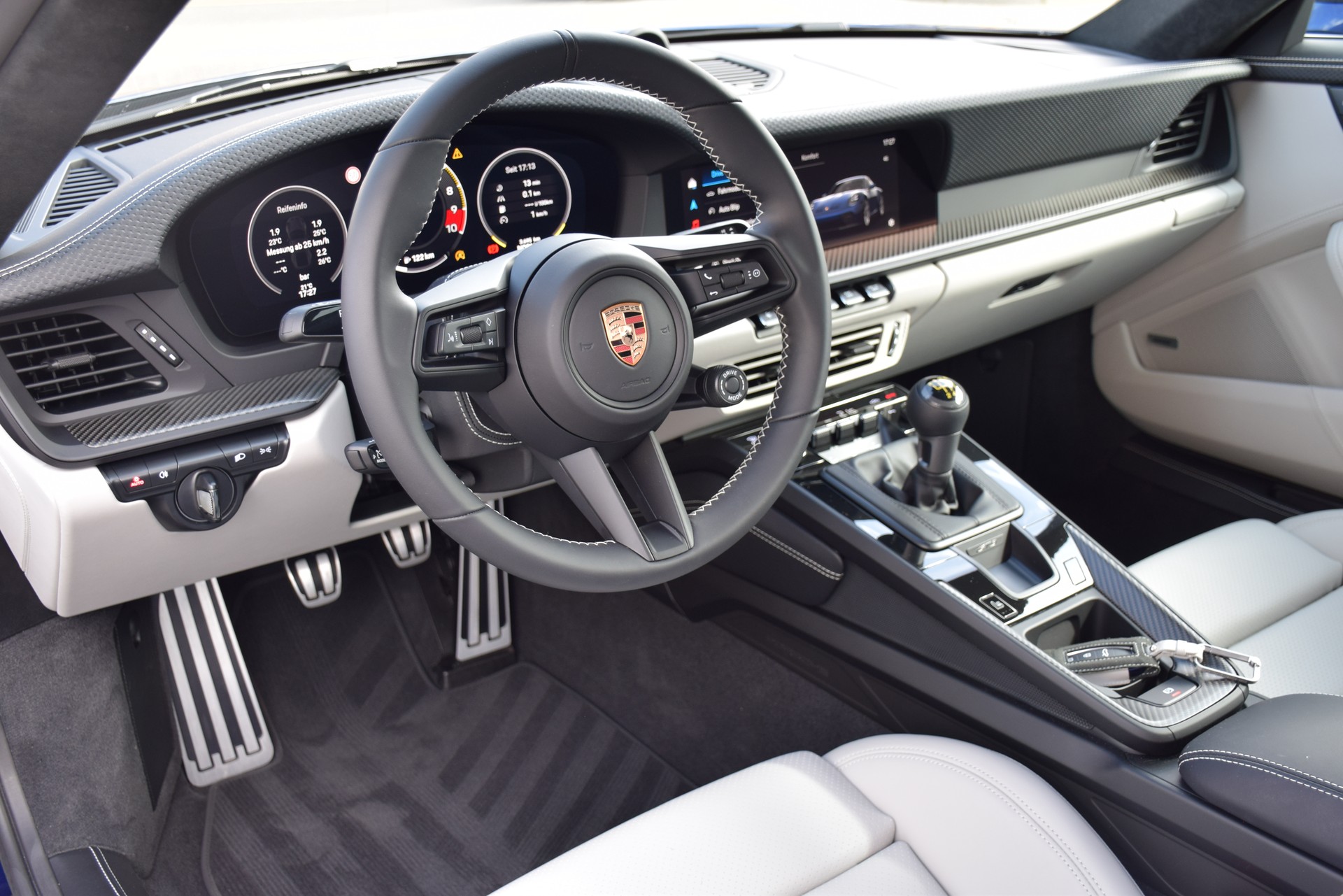 PORSCHE 911 GT3 Touring-image-12