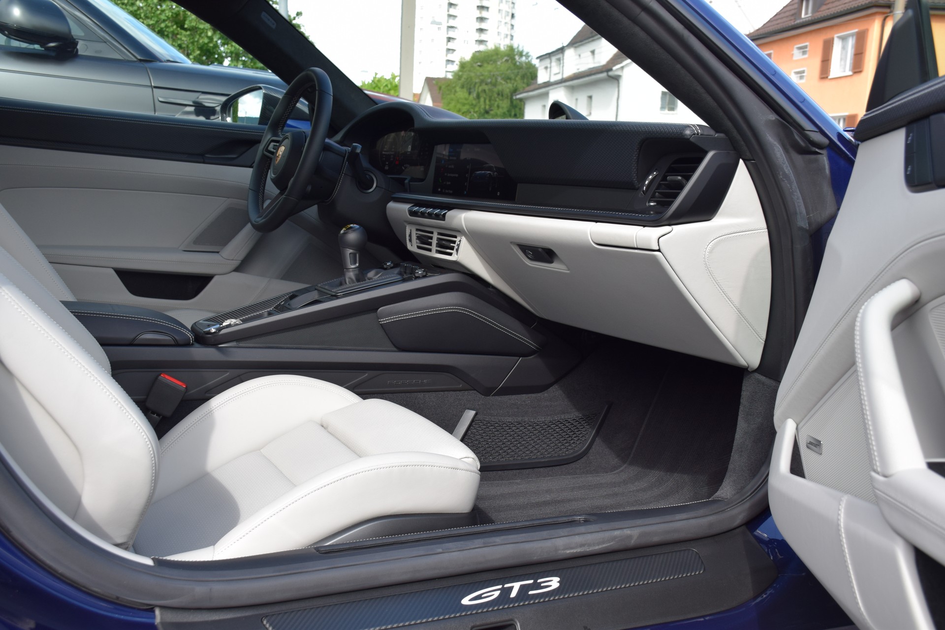 PORSCHE 911 GT3 Touring-image-14
