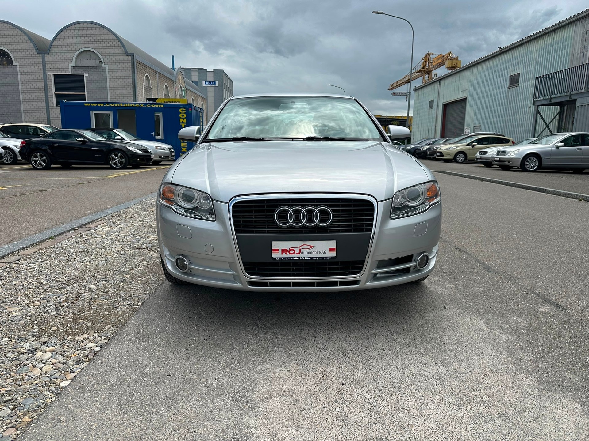 AUDI A4 Limousine 1.8 T-showroom-element-2