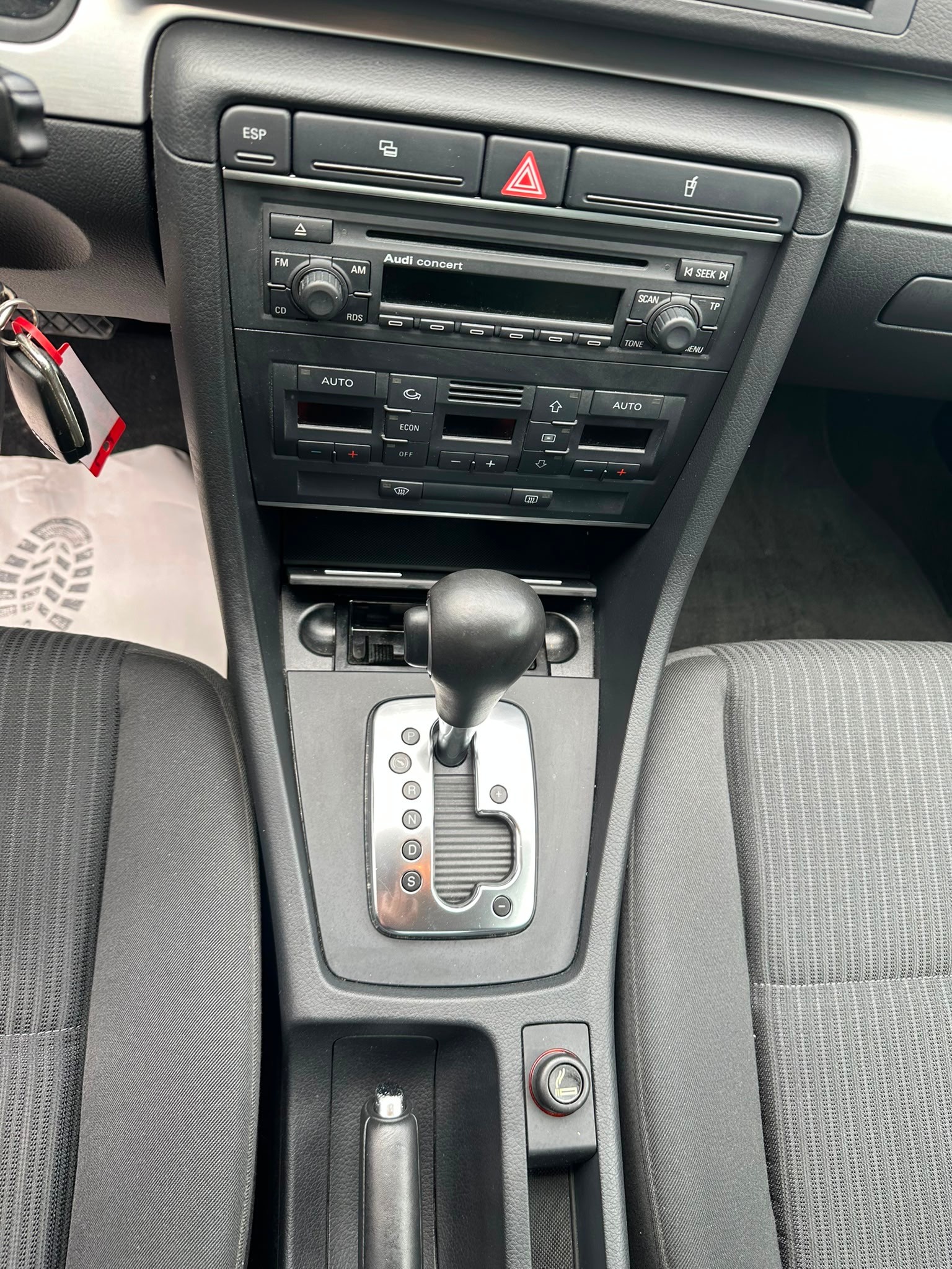 AUDI A4 Limousine 1.8 T-image-15