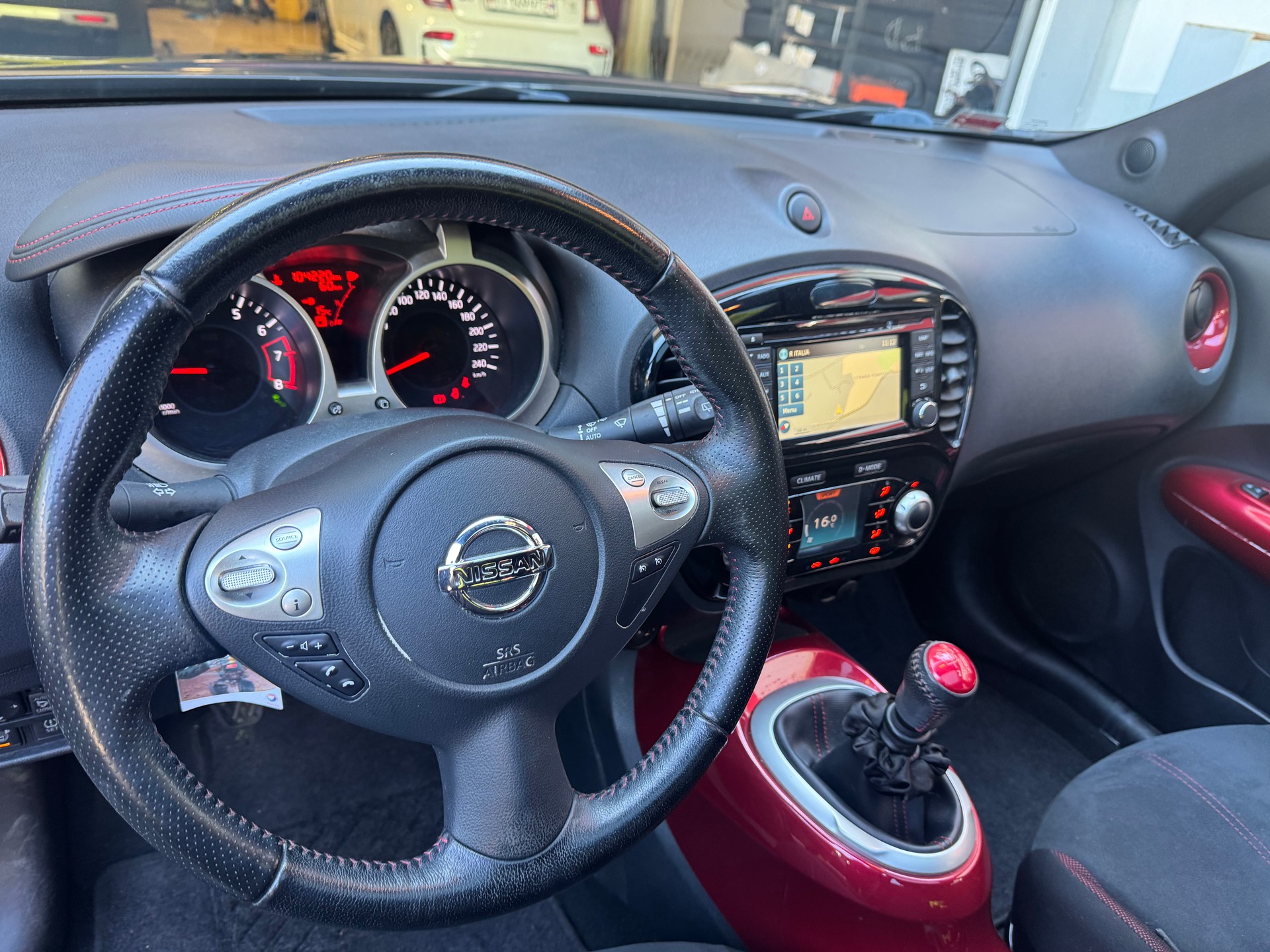 NISSAN Juke 1.2 DIG-T tekna-image-5