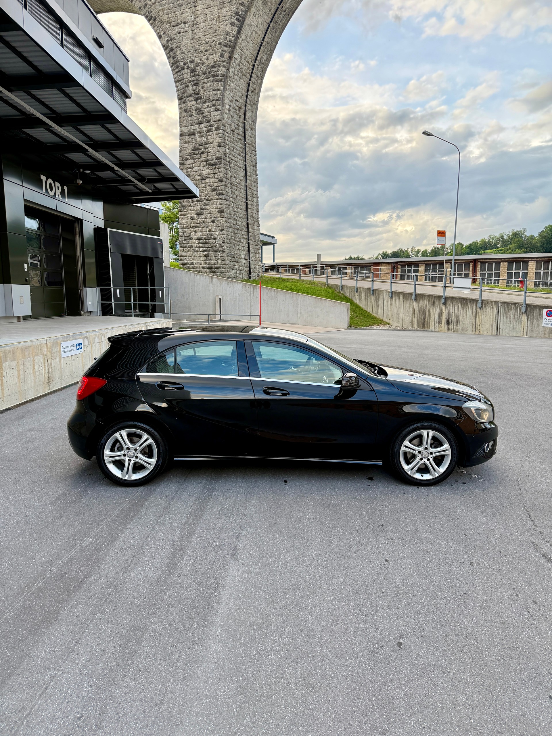 MERCEDES-BENZ A 180 Urban 7G-DCT-image-3