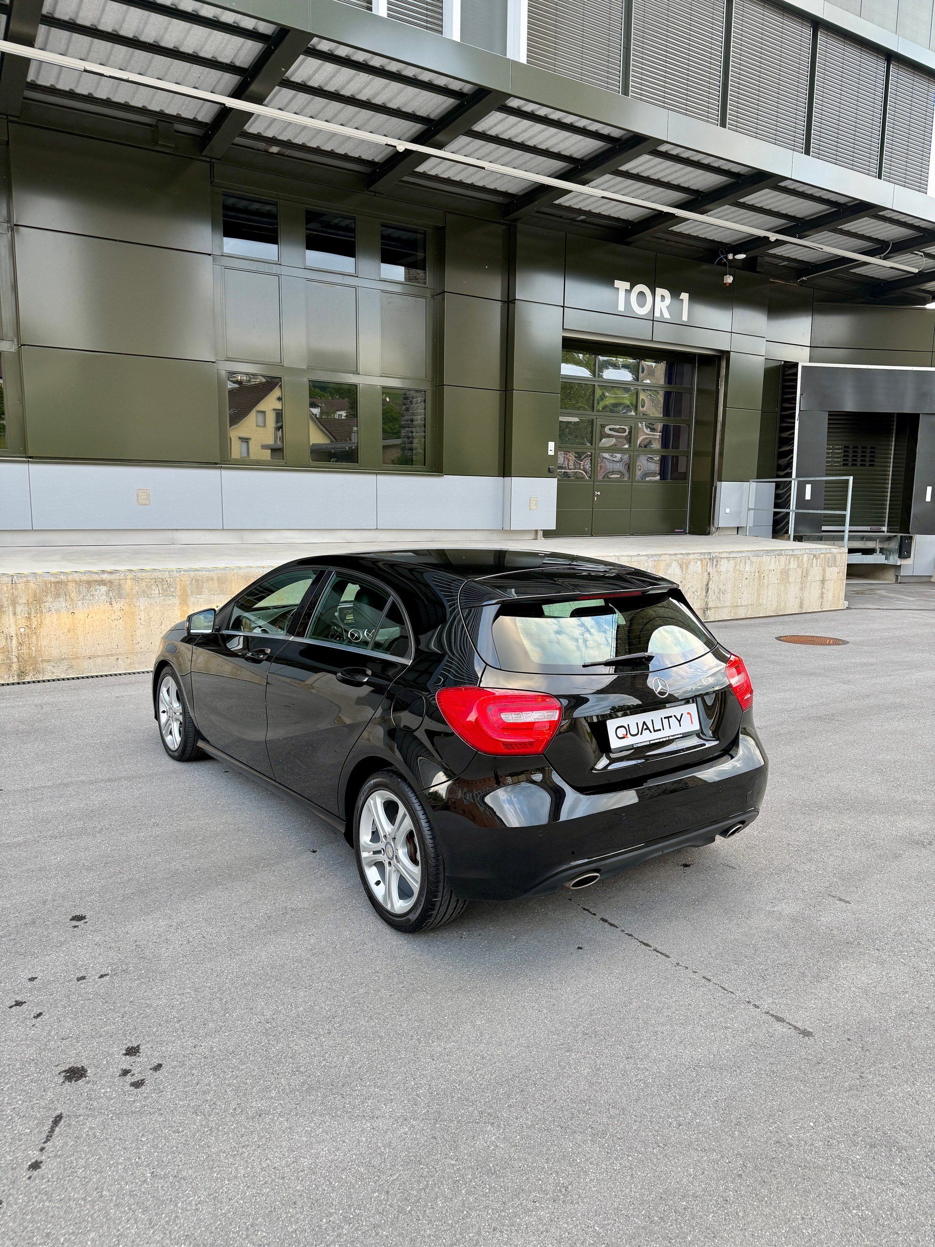 MERCEDES-BENZ A 180 Urban 7G-DCT-image-6