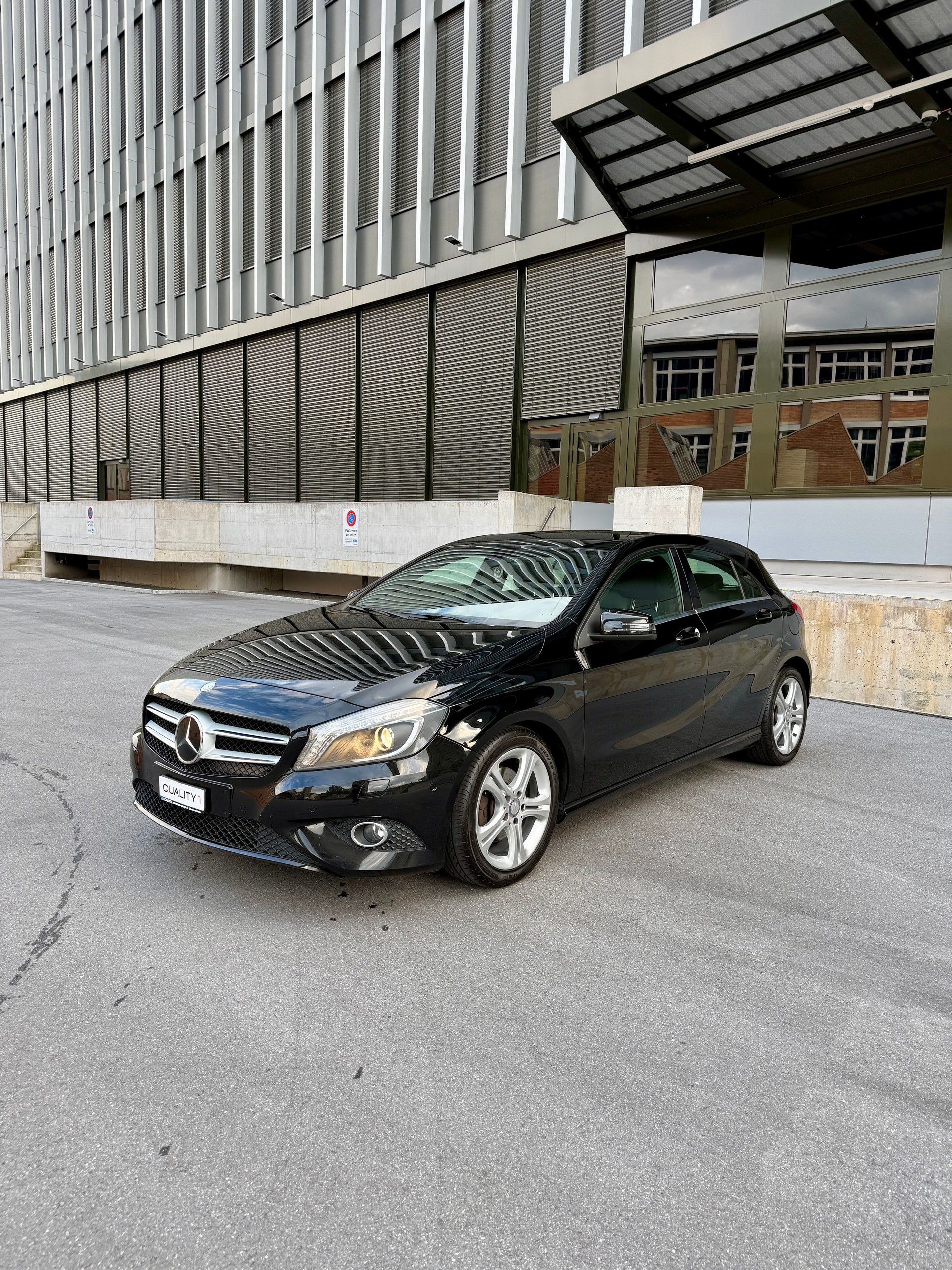 MERCEDES-BENZ A 180 Urban 7G-DCT