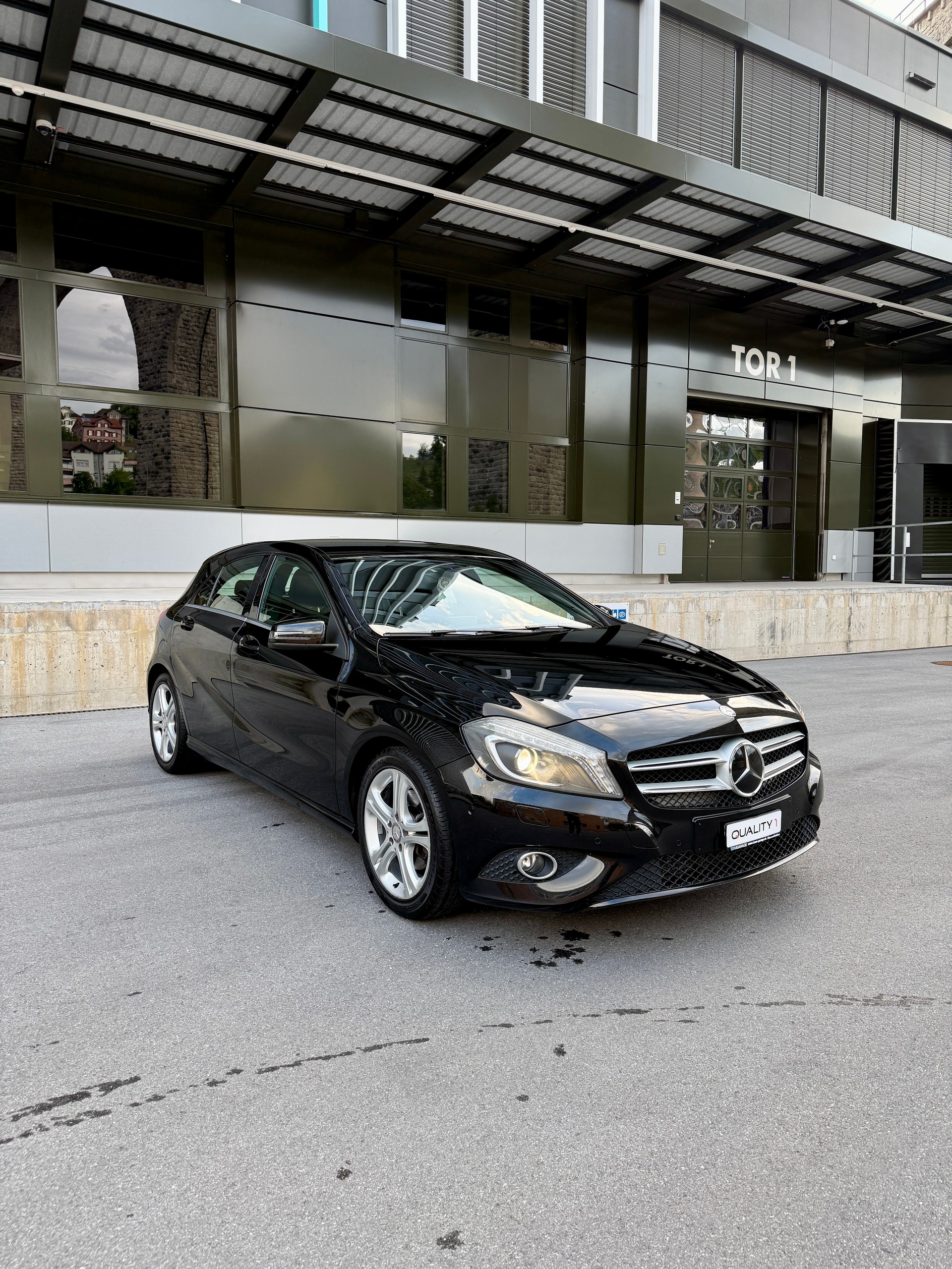 MERCEDES-BENZ A 180 Urban 7G-DCT-image-2