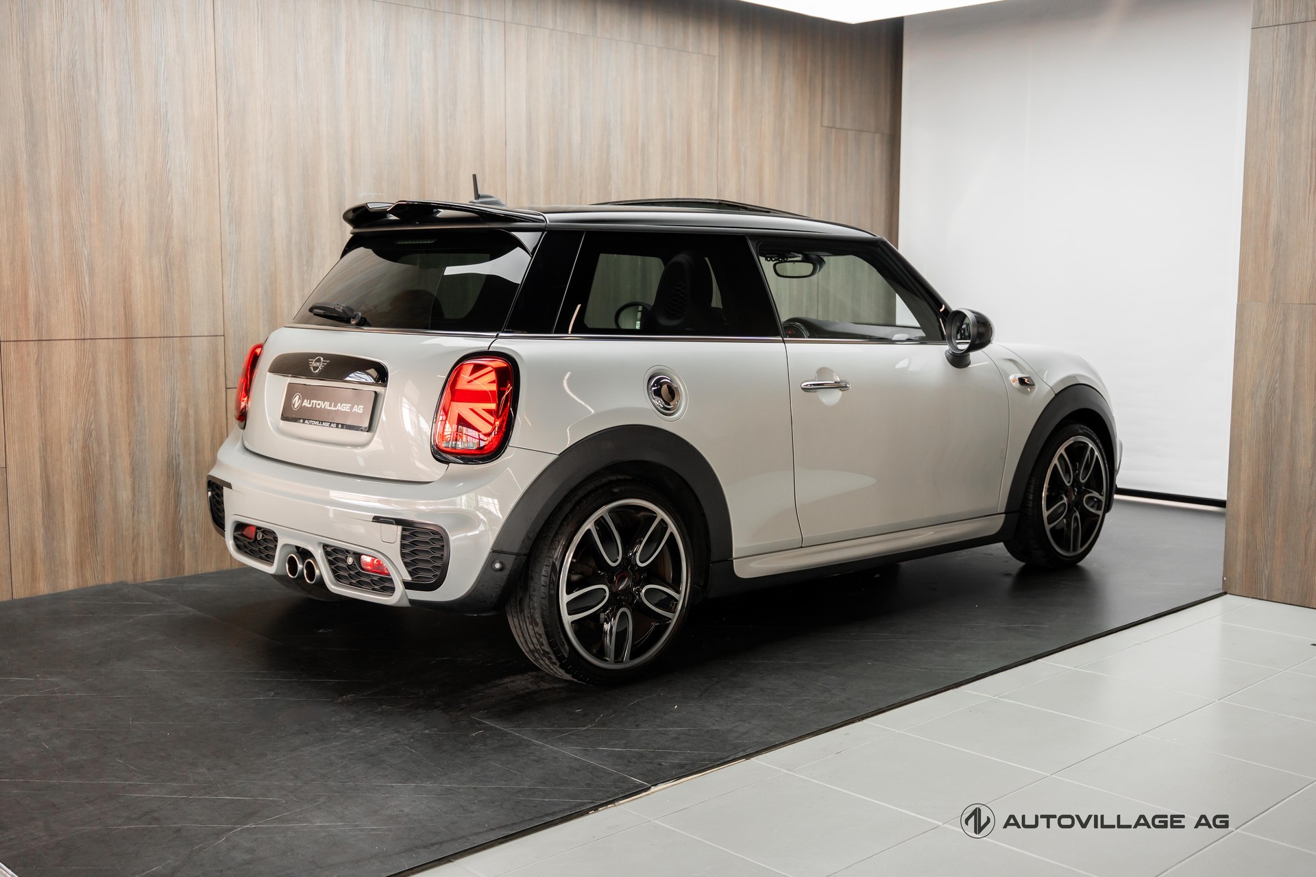 MINI Cooper S Steptronic DKG-showroom-element-1