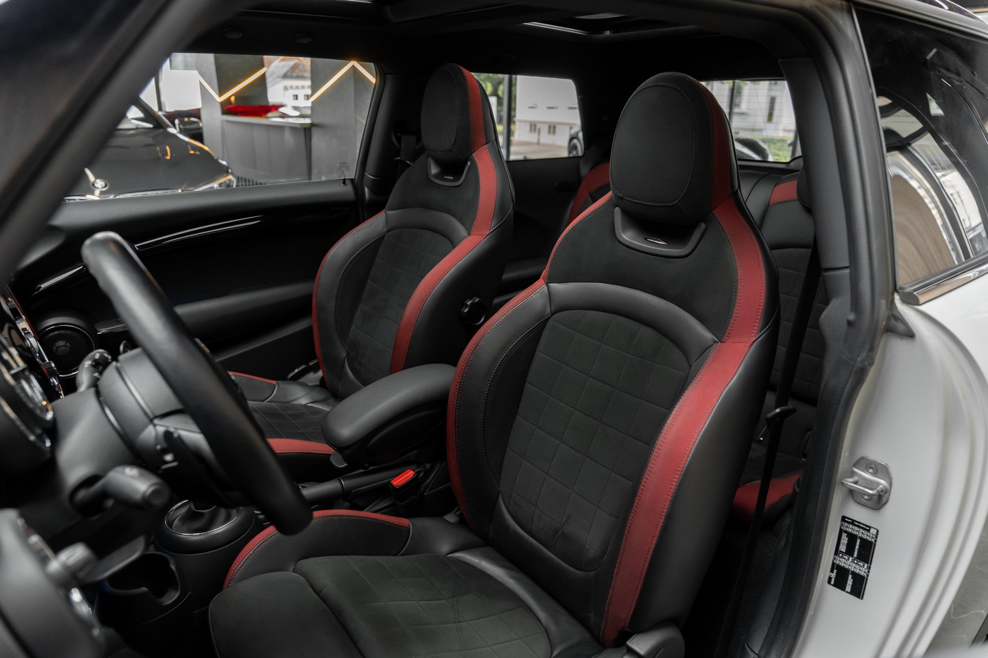 MINI Cooper S Steptronic DKG-showroom-element-3