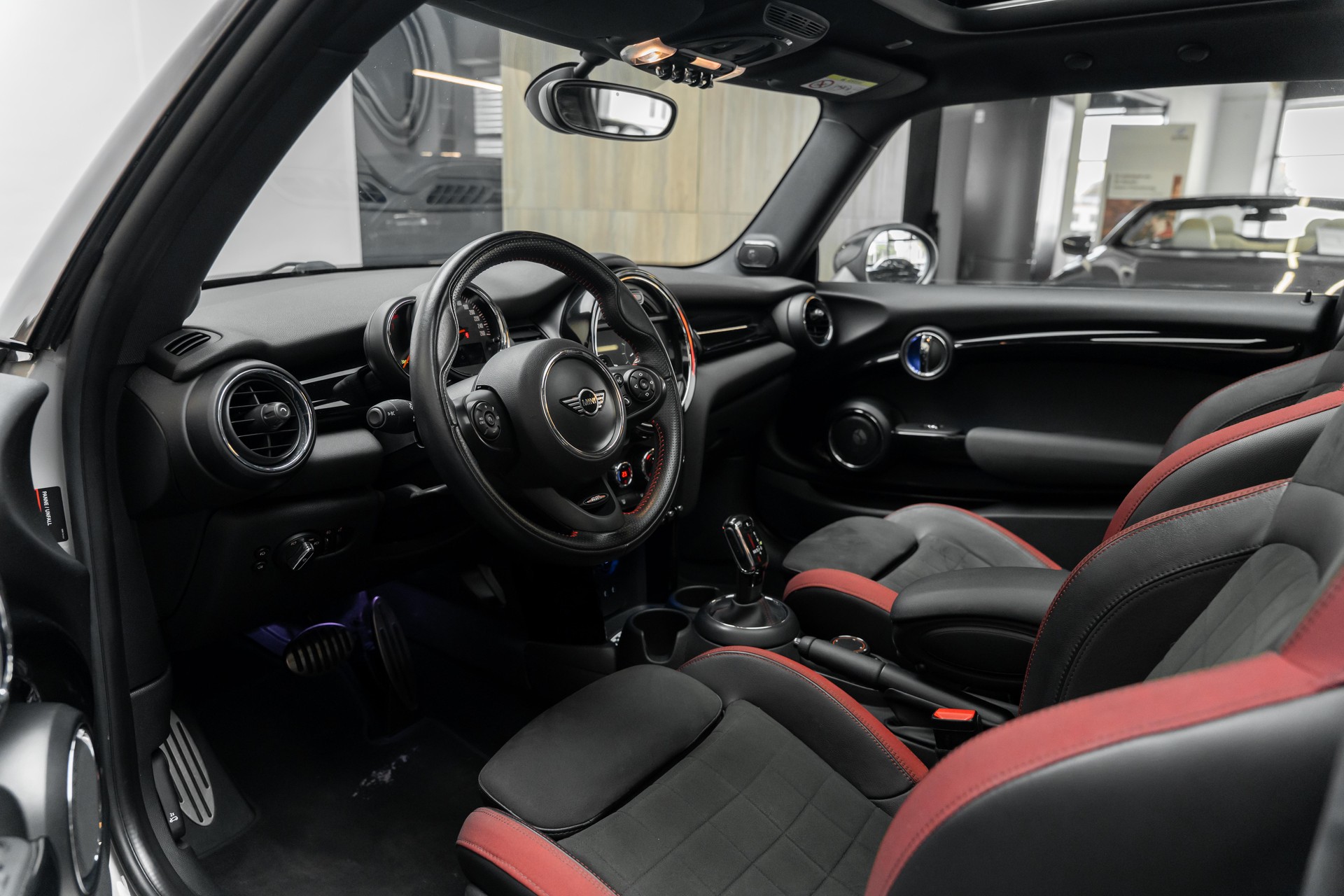 MINI Cooper S Steptronic DKG-showroom-element-2