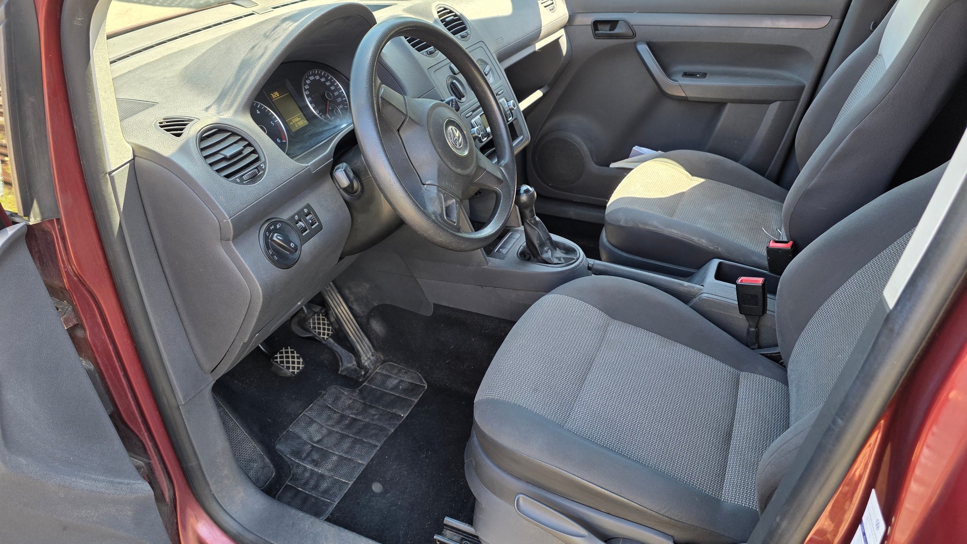 VW Caddy Maxi 1.6 TDI-image-7