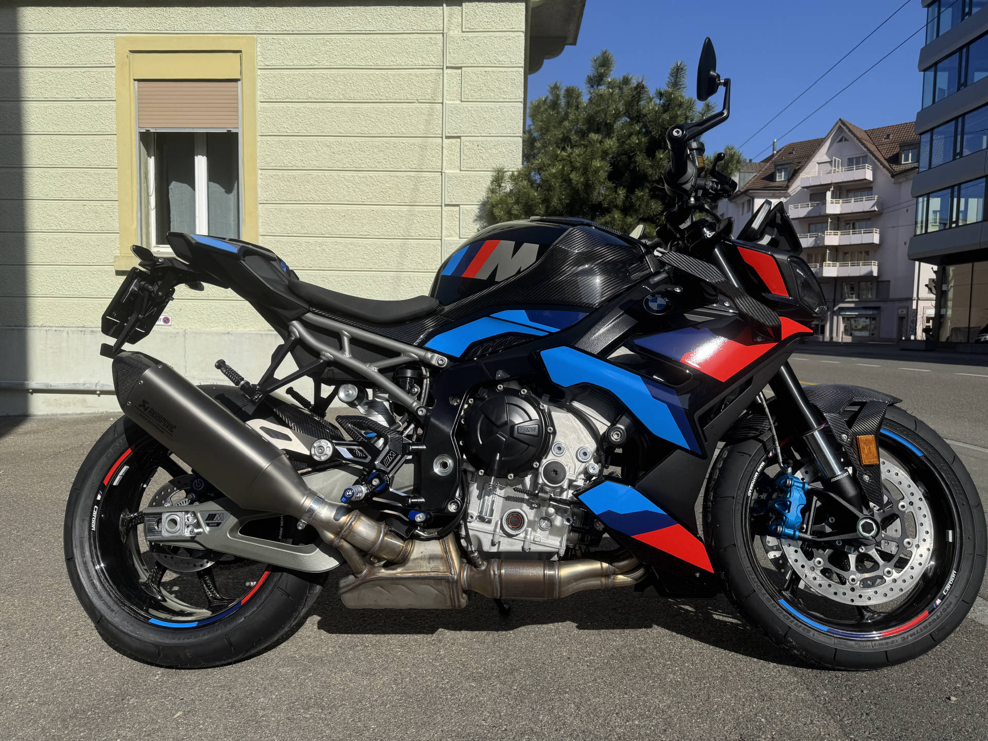 BMW M 1000 R-image-4