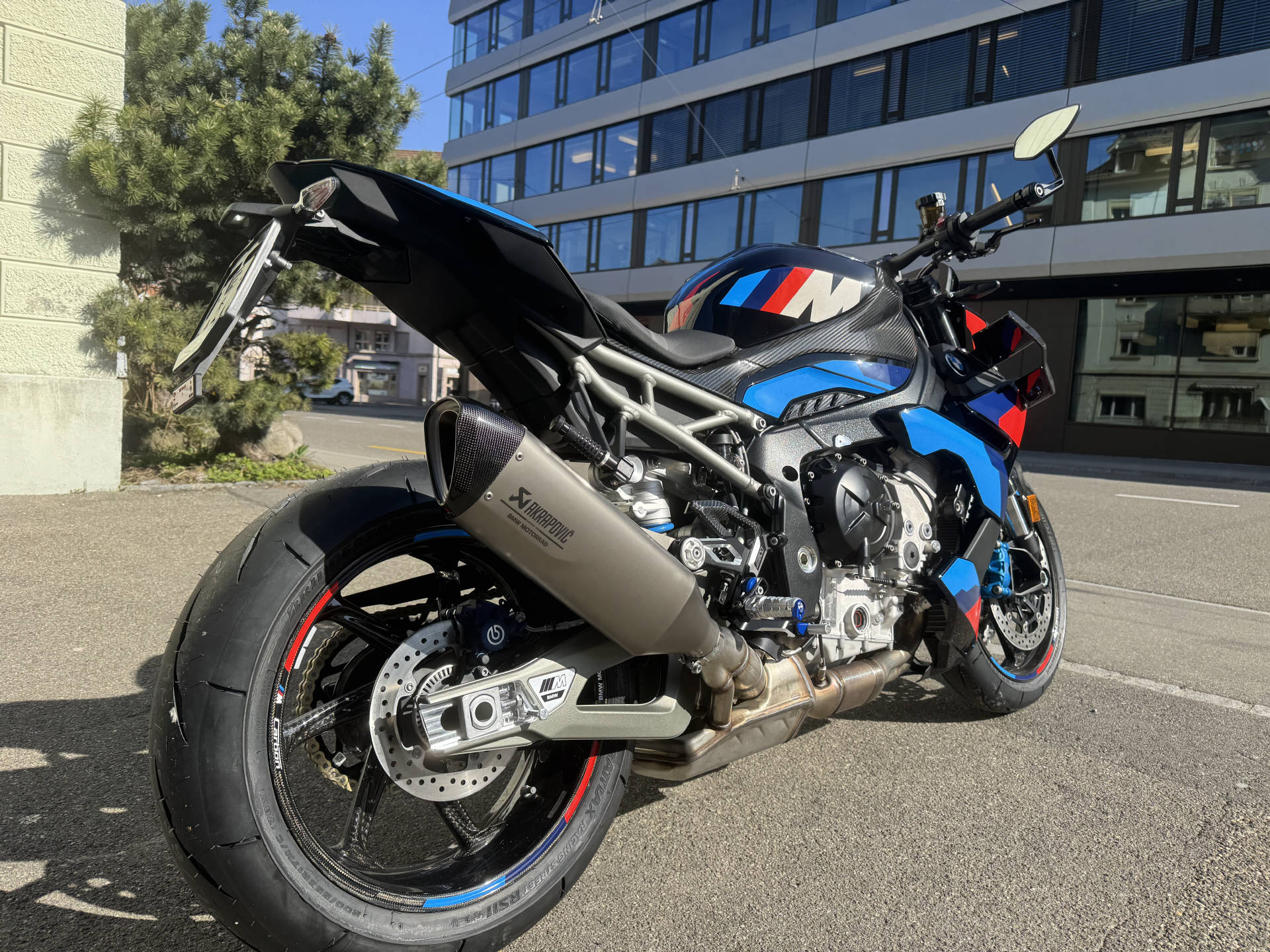 BMW M 1000 R-image-3