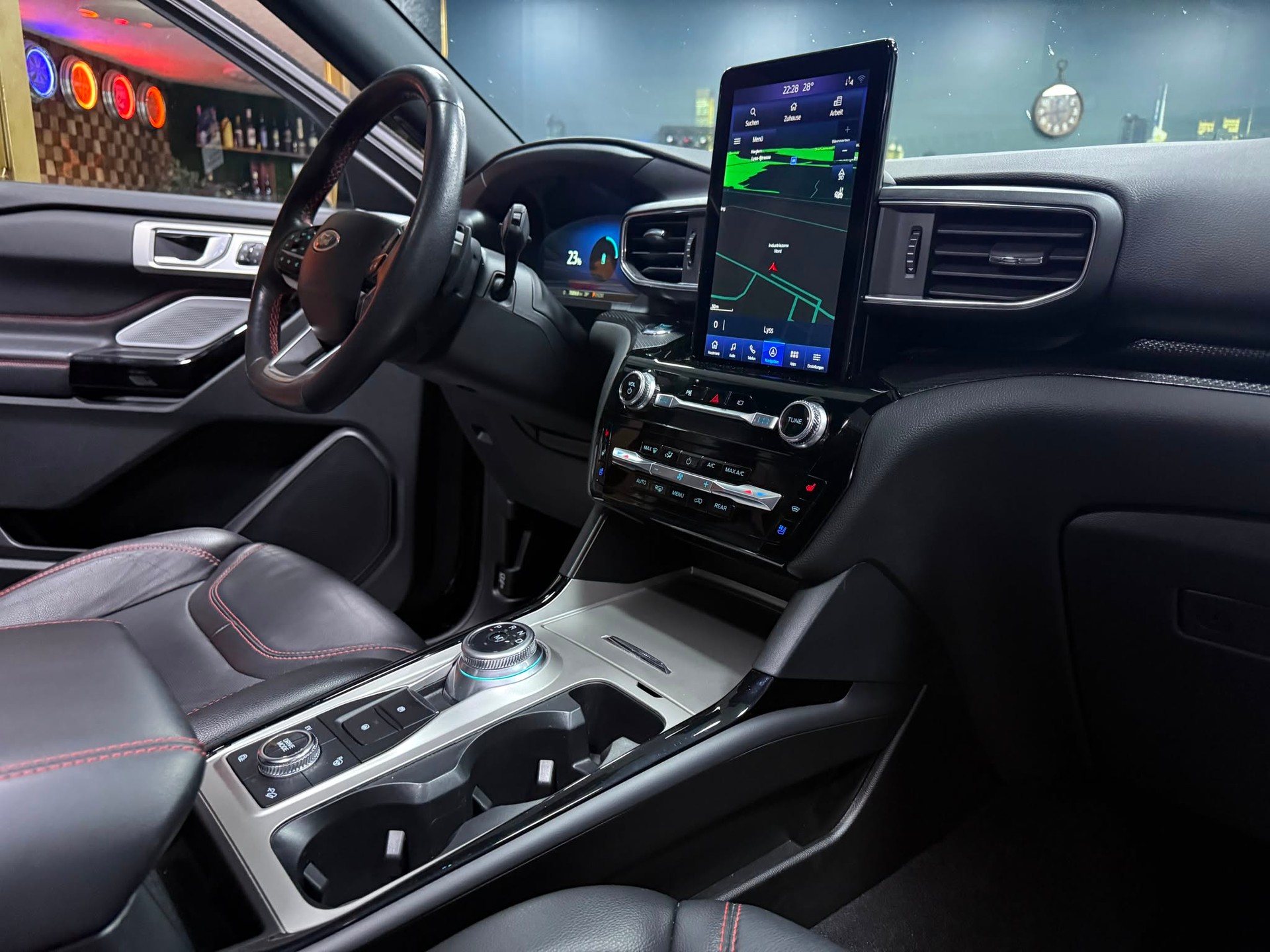 HYUNDAI "BUSINESS" STARIA "PREMIUM" 2.2 CRDi VERTEX 4WD AUTOMAT. CH WAGEN. VOLL OPTIONEN. MOD.05.2023 !!-image-4