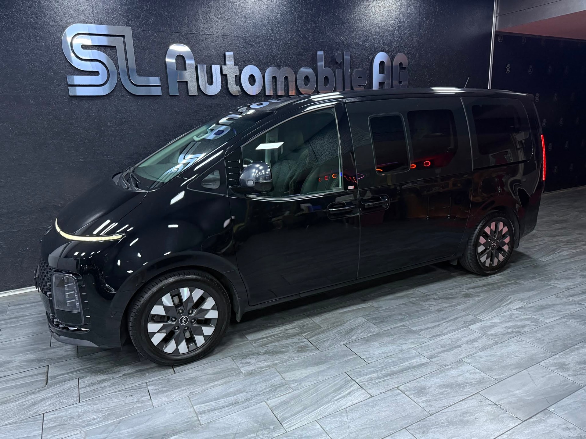 HYUNDAI "BUSINESS" STARIA "PREMIUM" 2.2 CRDi VERTEX 4WD AUTOMAT. CH WAGEN. VOLL OPTIONEN. MOD.05.2023 !!-image-5
