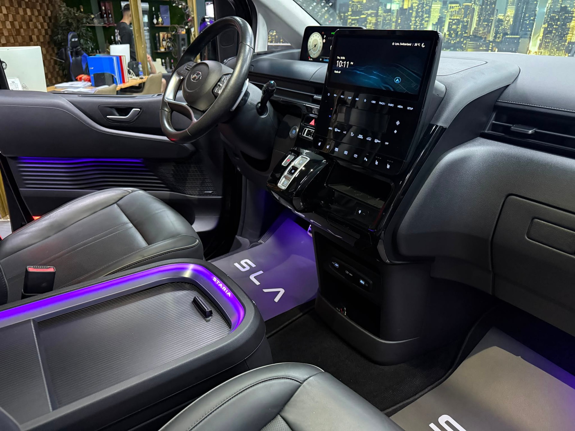 HYUNDAI "BUSINESS" STARIA "PREMIUM" 2.2 CRDi VERTEX 4WD AUTOMAT. CH WAGEN. VOLL OPTIONEN. MOD.05.2023 !!-showroom-element-2