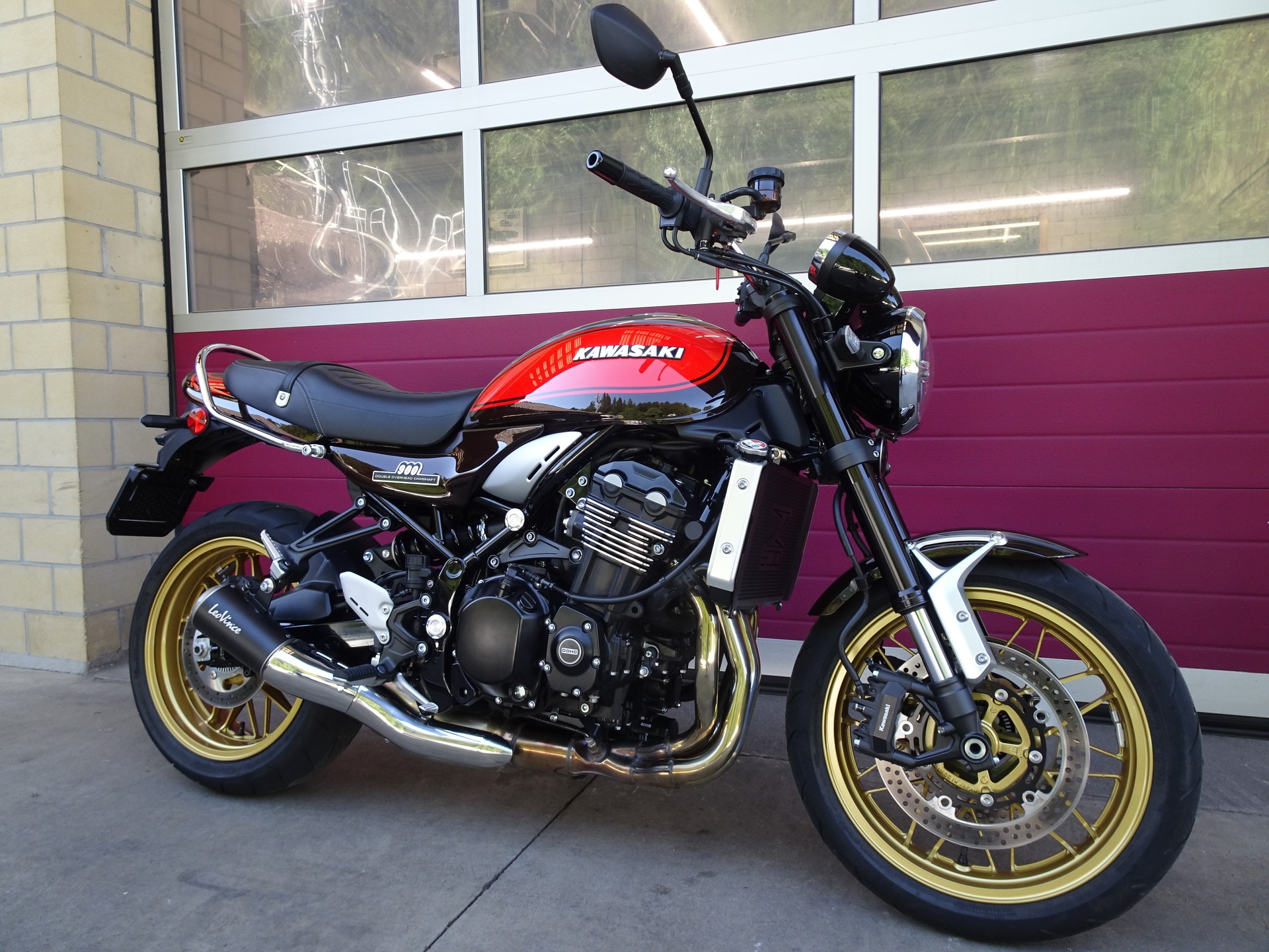 KAWASAKI Z 900 RS-image-10