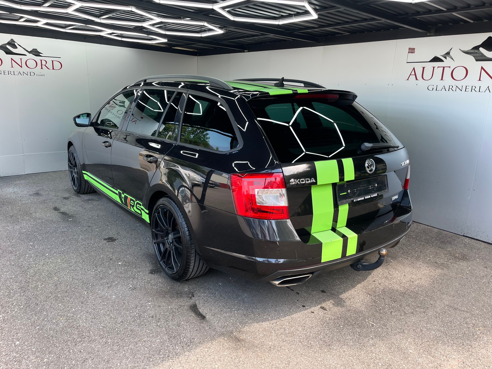 SKODA Octavia Combi 2.0 TSI RS-showroom-element-3