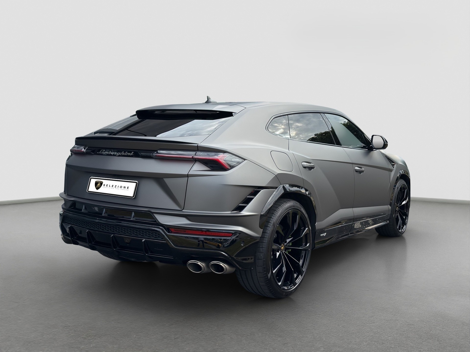 LAMBORGHINI Urus S E-Gear-showroom-element-2