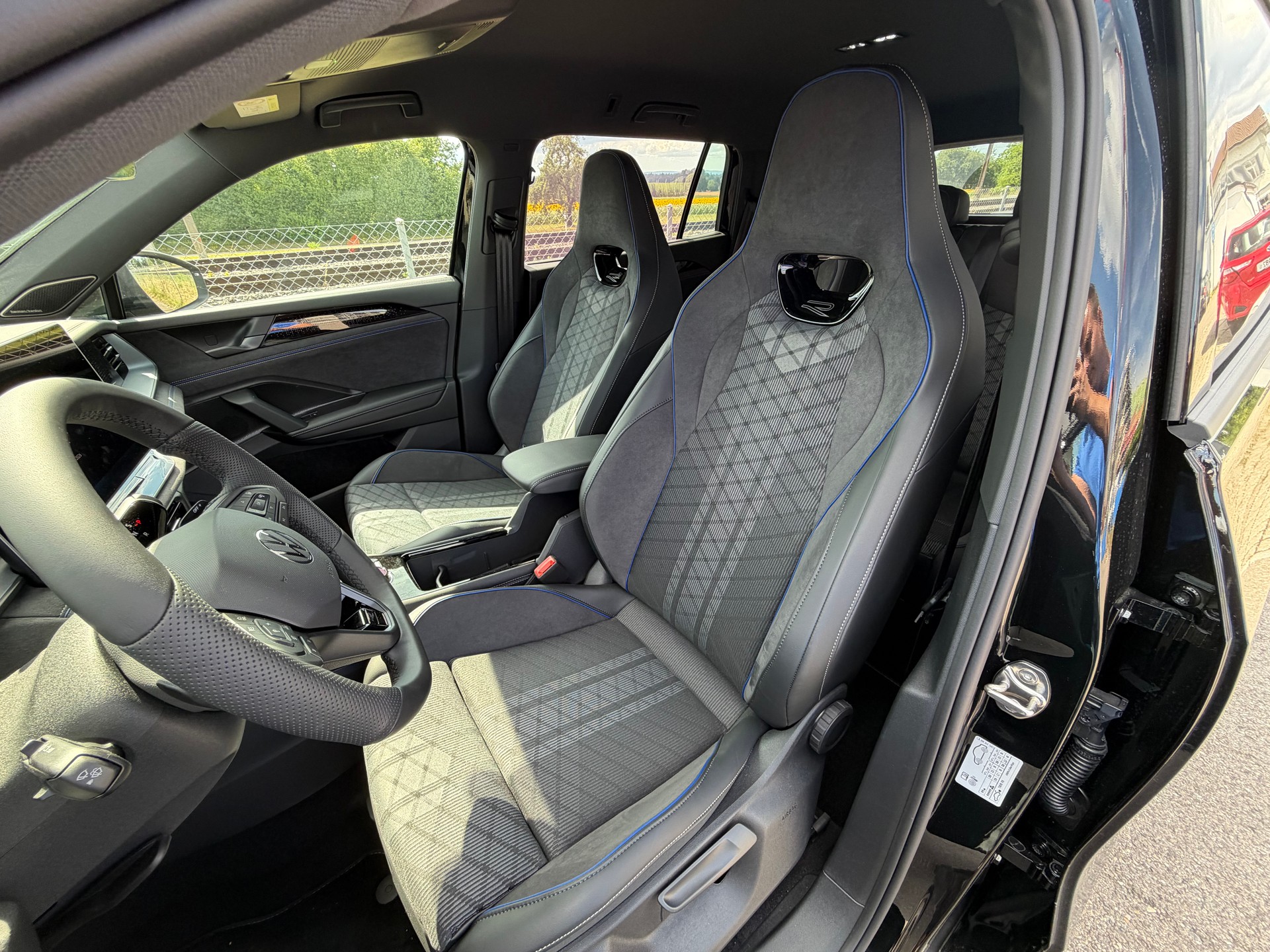 VW Tayron 2.0 TSI R-Line Plus DSG 4Motion-image-4
