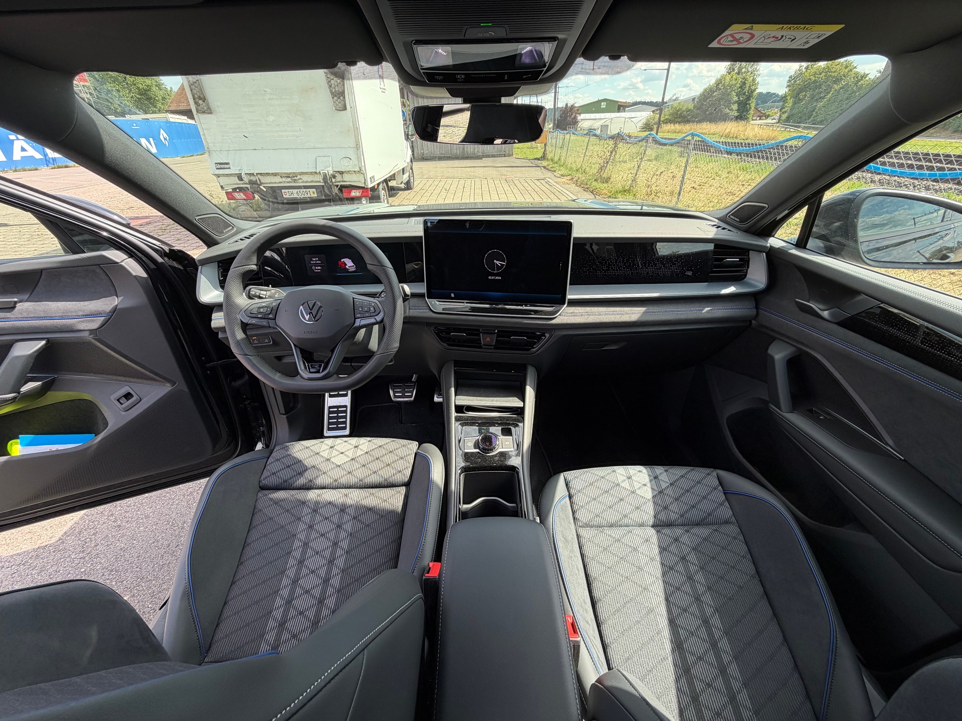 VW Tayron 2.0 TSI R-Line Plus DSG 4Motion-image-3