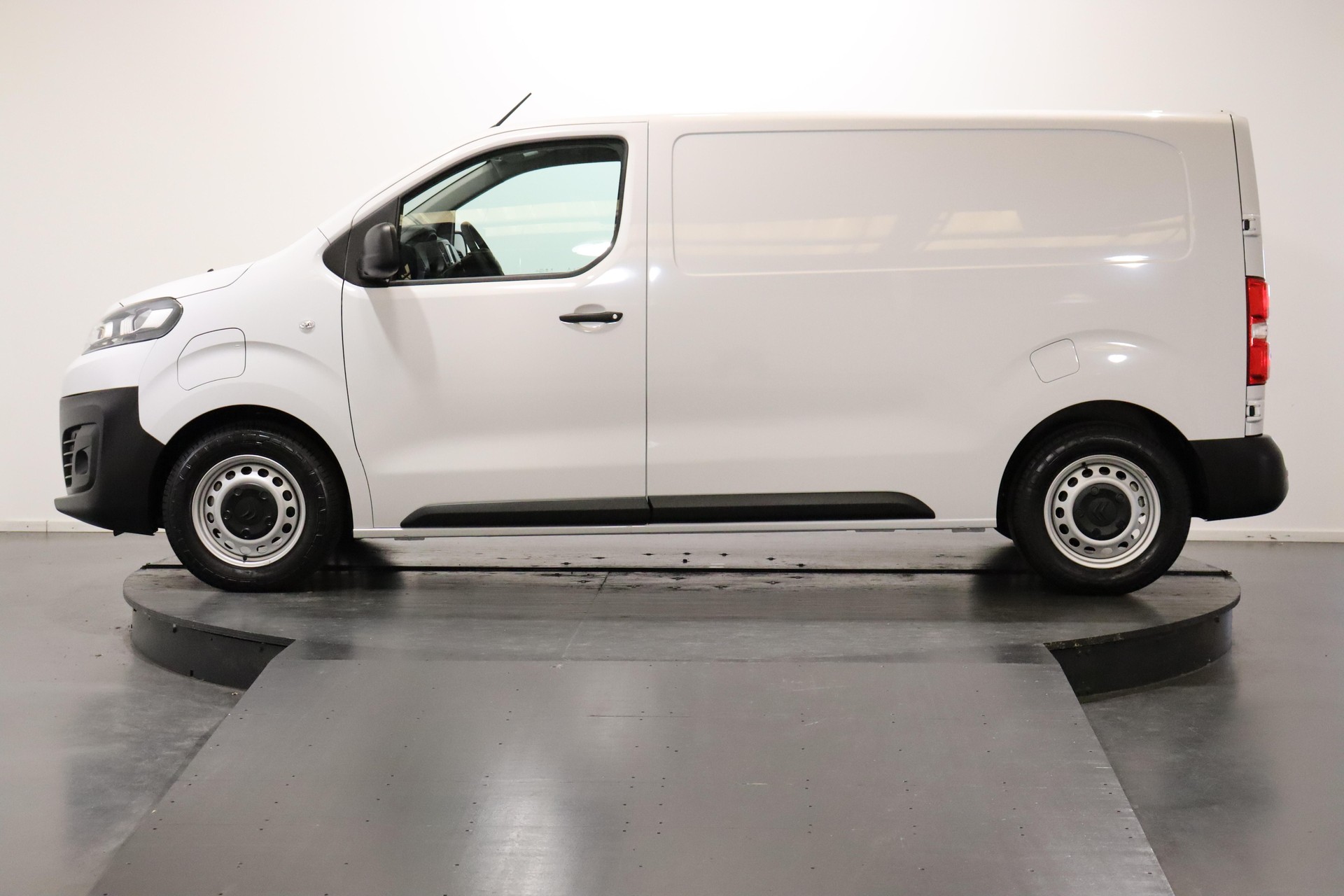 CITROEN e-Jumpy Kaw. M 50 kWh-showroom-element-1