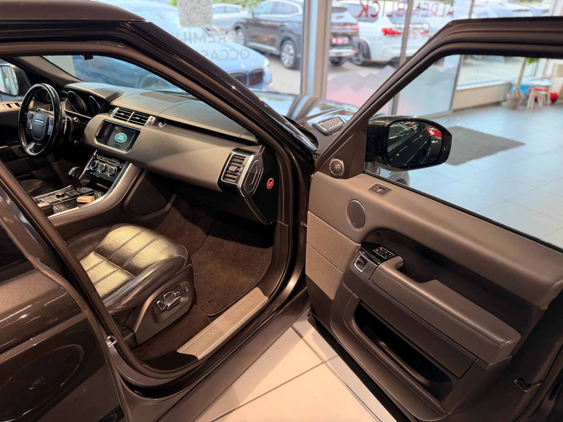 LAND ROVER Range Rover Sport 3.0 SDV6 SE Automatic 7-Plätzer-image-21