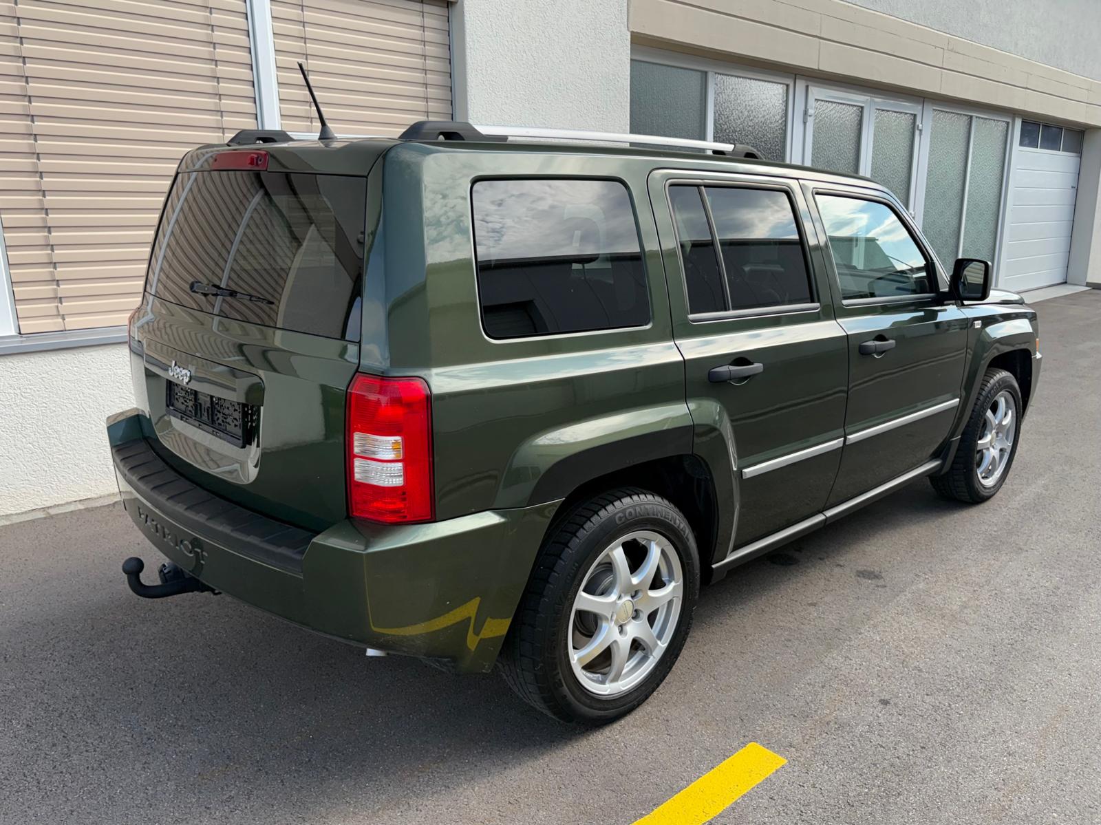 JEEP Patriot 2.4 Limited Leder AHK 8-Fach-image-2
