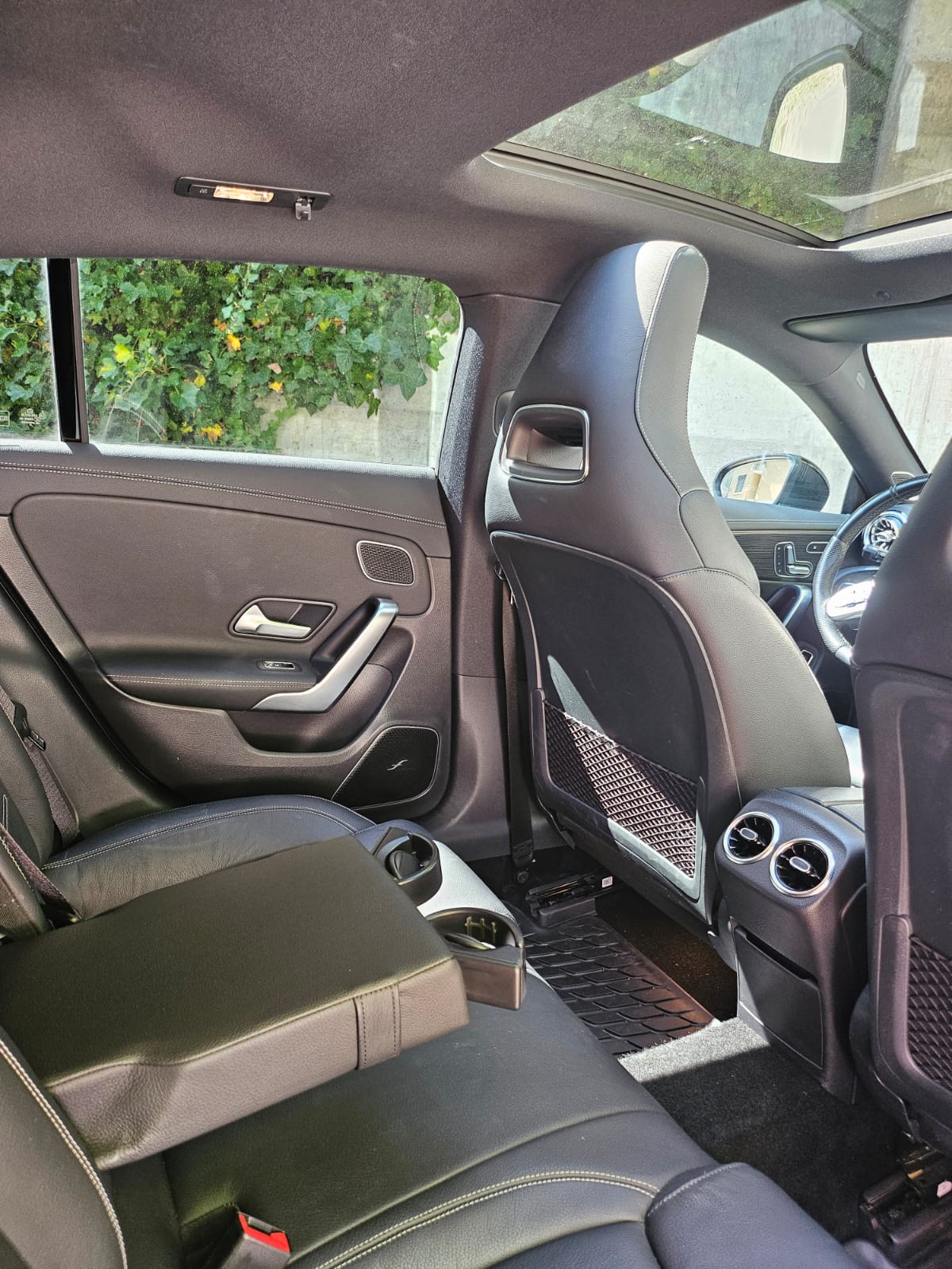 MERCEDES-BENZ CLA 35 AMG 4matic-image-4