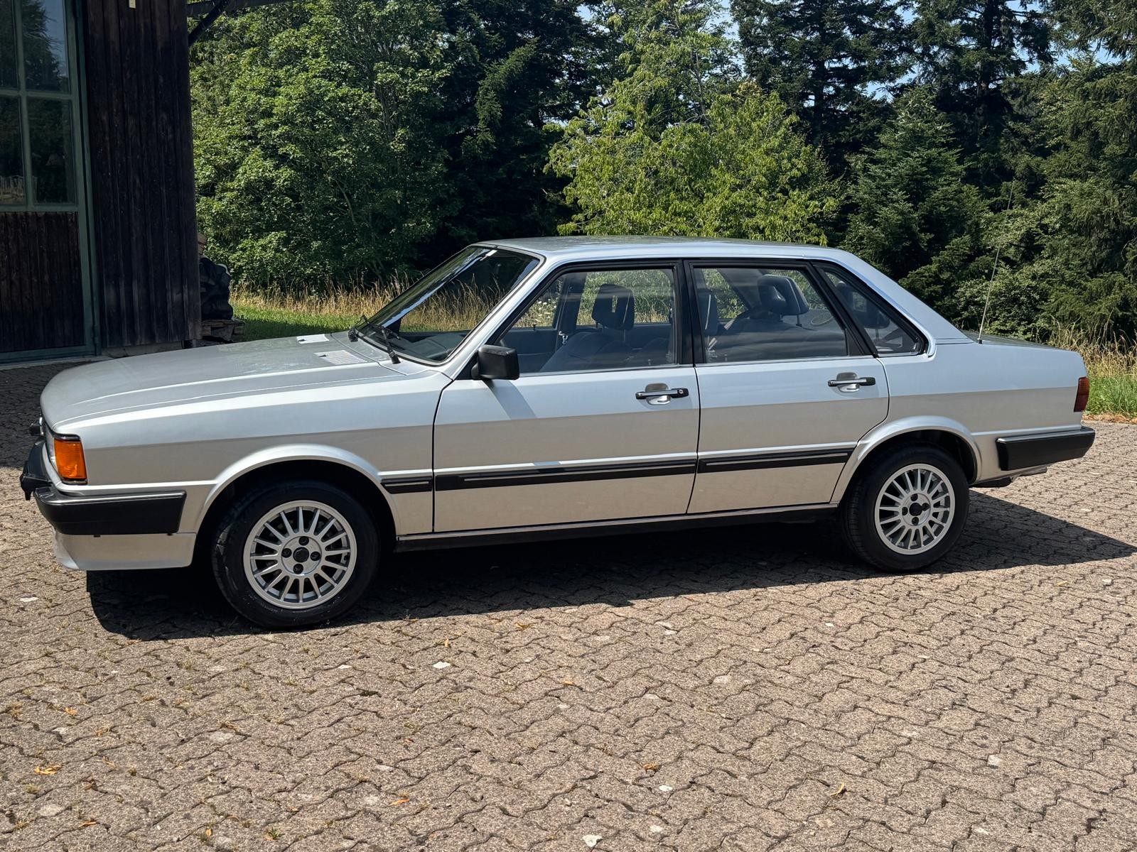 AUDI 80 CD 5S Automat-showroom-element-1