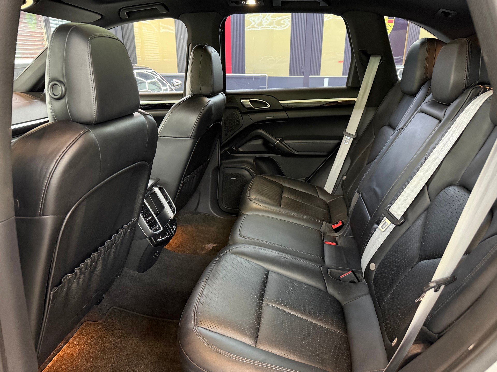 PORSCHE Cayenne S-image-15