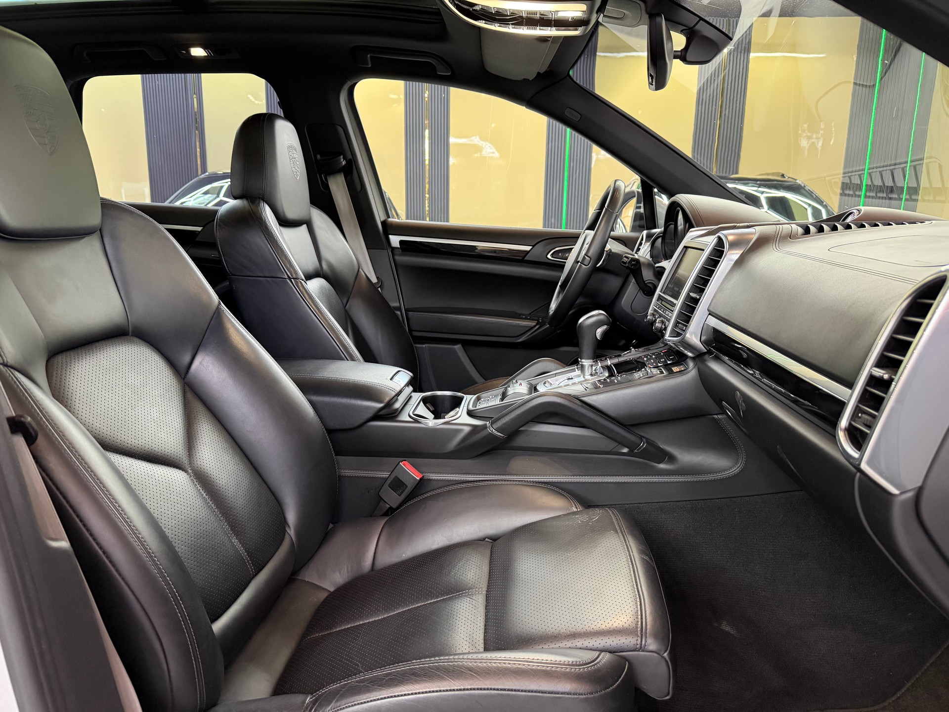 PORSCHE Cayenne S-image-11