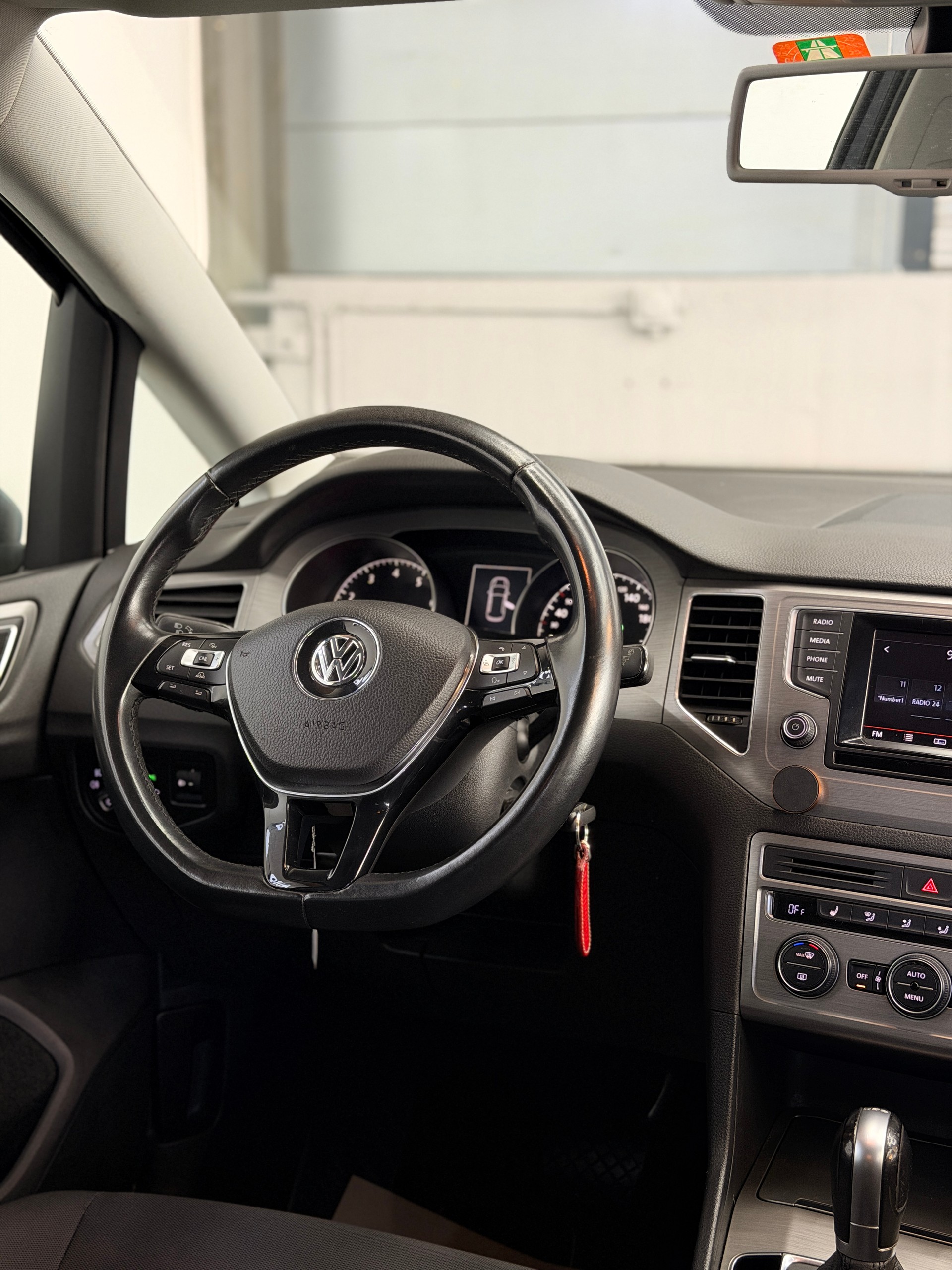 VW Golf Sportsvan 1.4 TSI Lounge DSG-image-7
