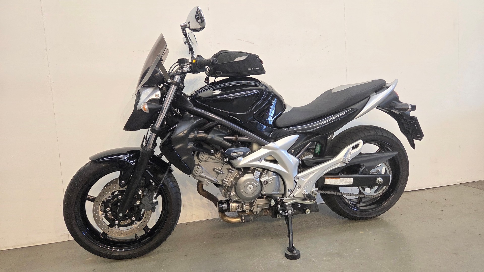 SUZUKI SFV 650 Gladius-showroom-element-3