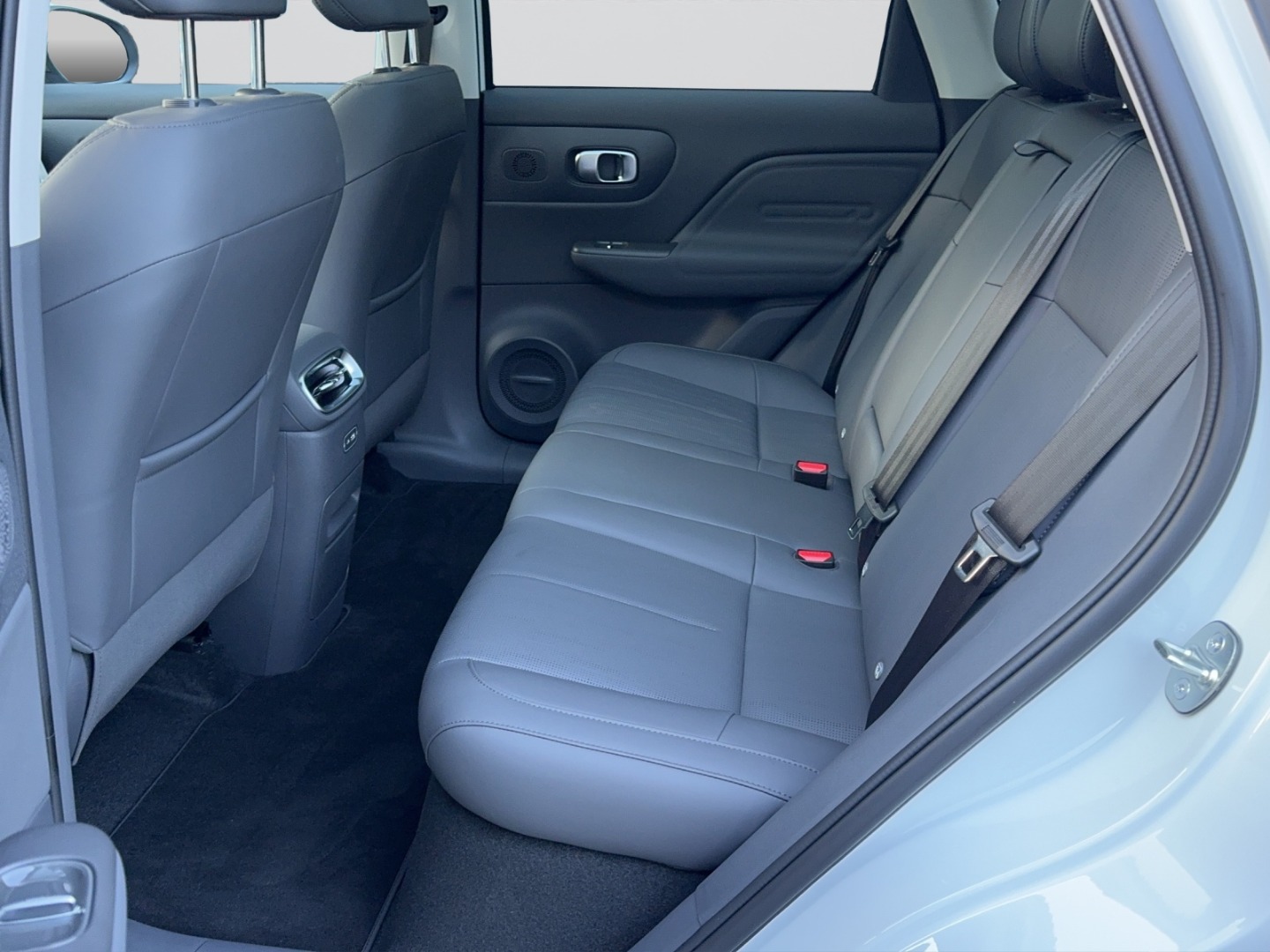 LEAPMOTOR B10 1.5 Hybrid EV-image-8
