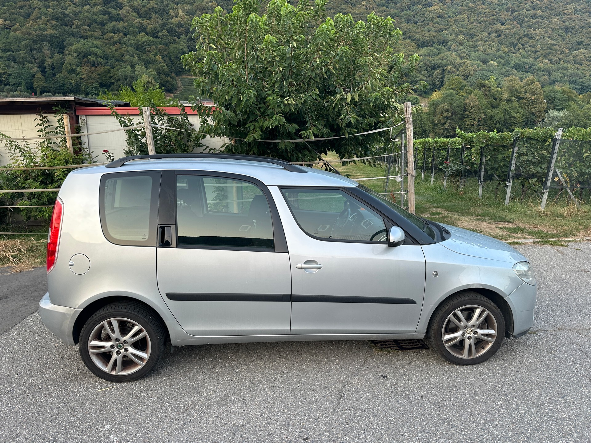 SKODA Roomster 1.6 Style-image-1