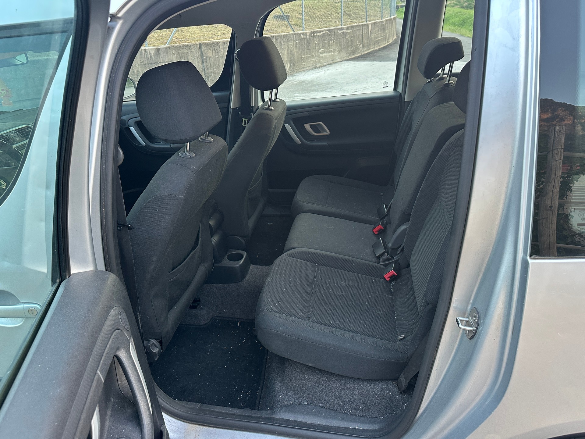 SKODA Roomster 1.6 Style-image-8