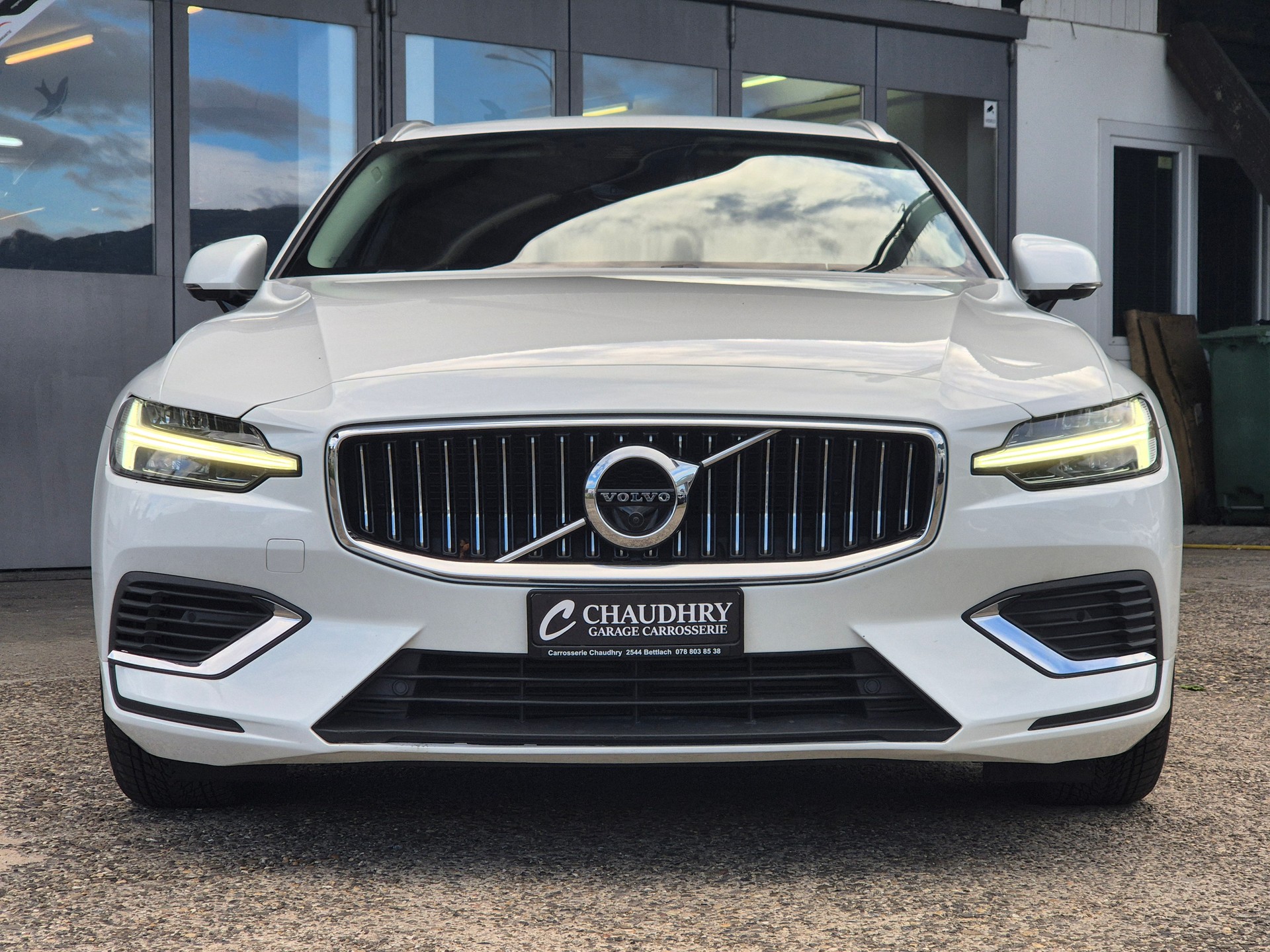 VOLVO V60 T6 eAWD Twin Engine Inscription Geartronic-showroom-element-1