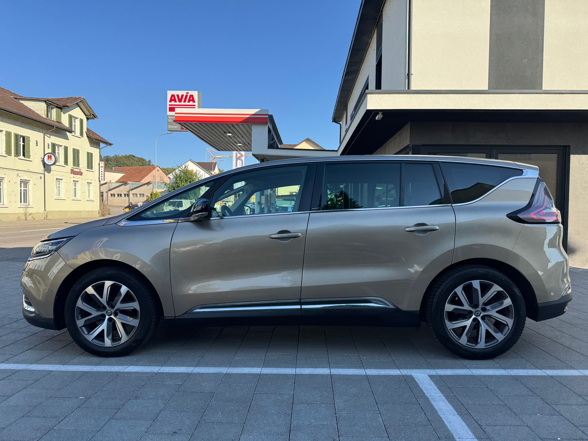 RENAULT Espace 1.6 dCi Initiale Paris EDC-showroom-element-1