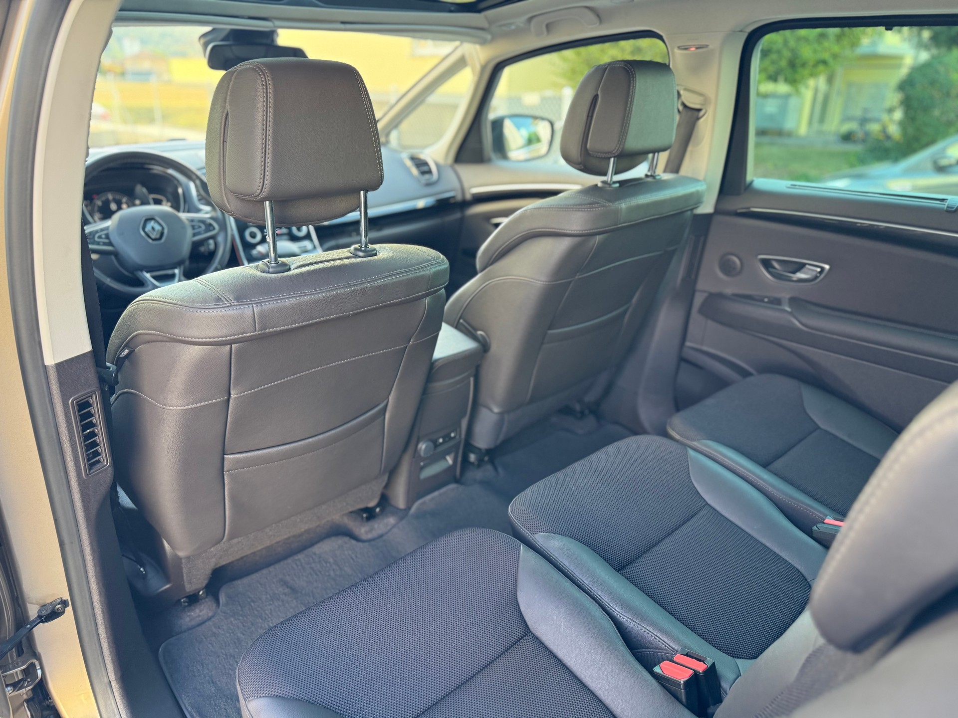 RENAULT Espace 1.6 dCi Initiale Paris EDC-image-17
