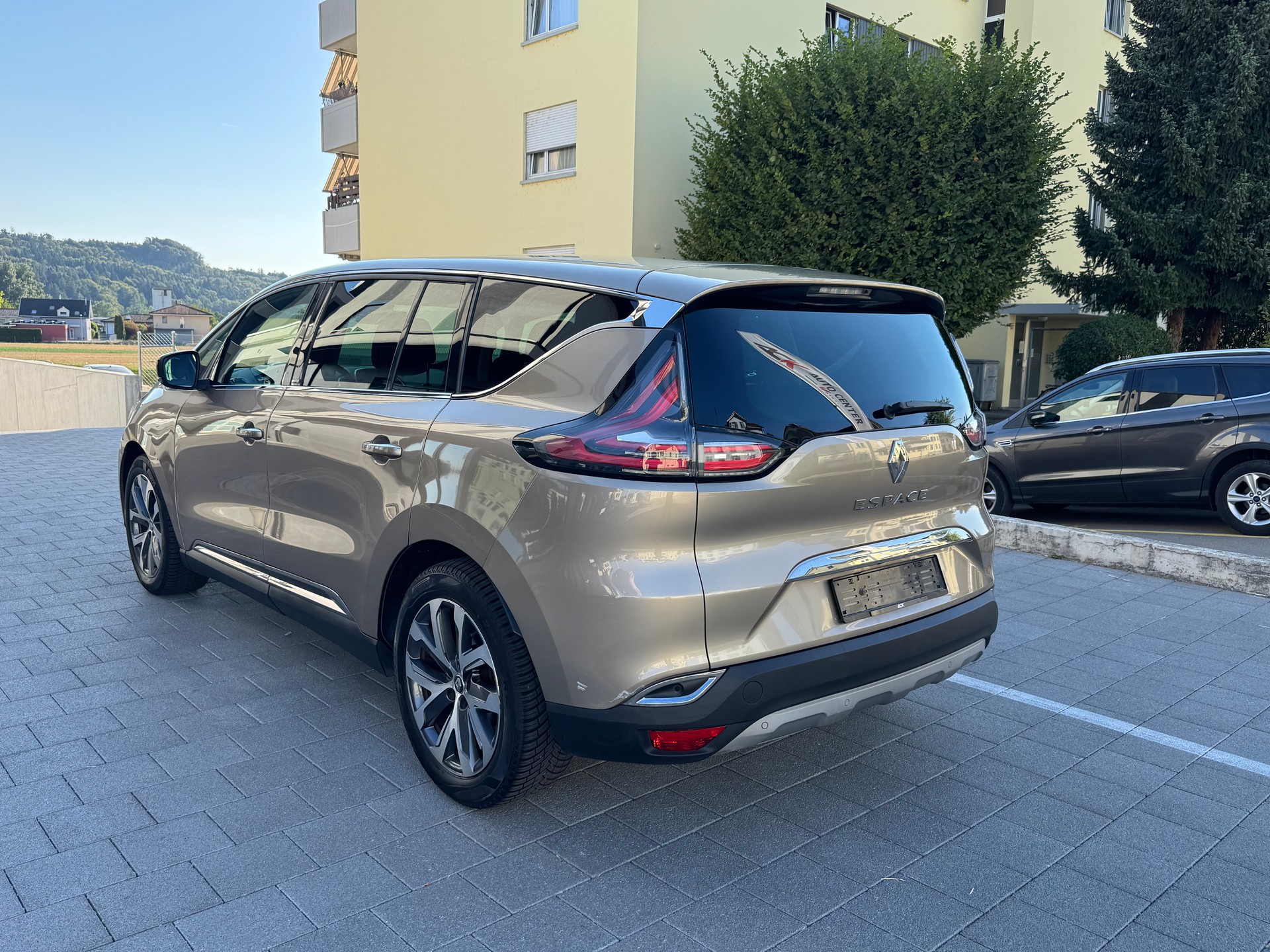 RENAULT Espace 1.6 dCi Initiale Paris EDC-showroom-element-2