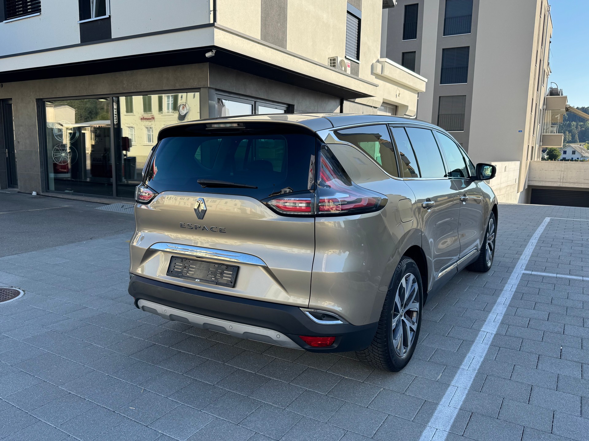 RENAULT Espace 1.6 dCi Initiale Paris EDC-image-4