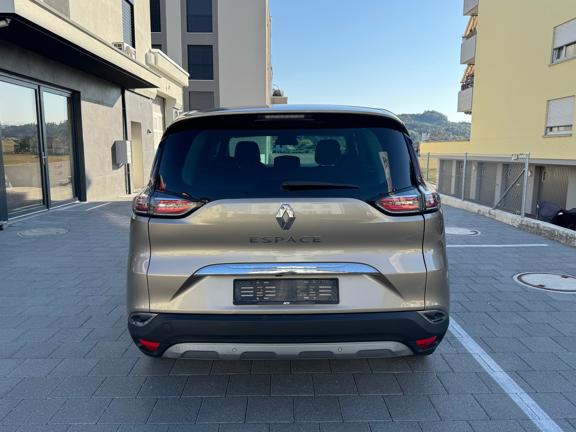 RENAULT Espace 1.6 dCi Initiale Paris EDC-showroom-element-3
