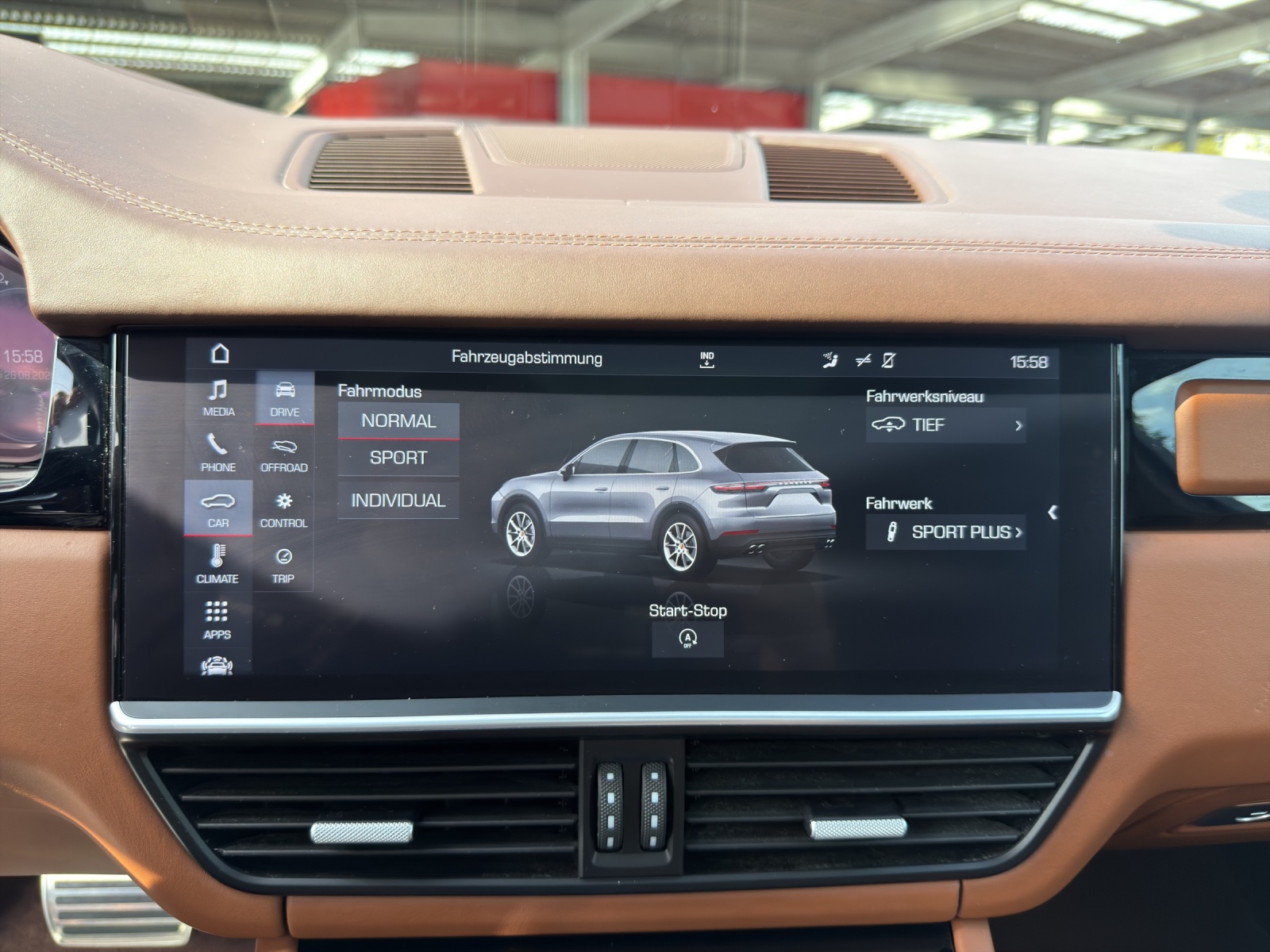 PORSCHE Cayenne S-image-17