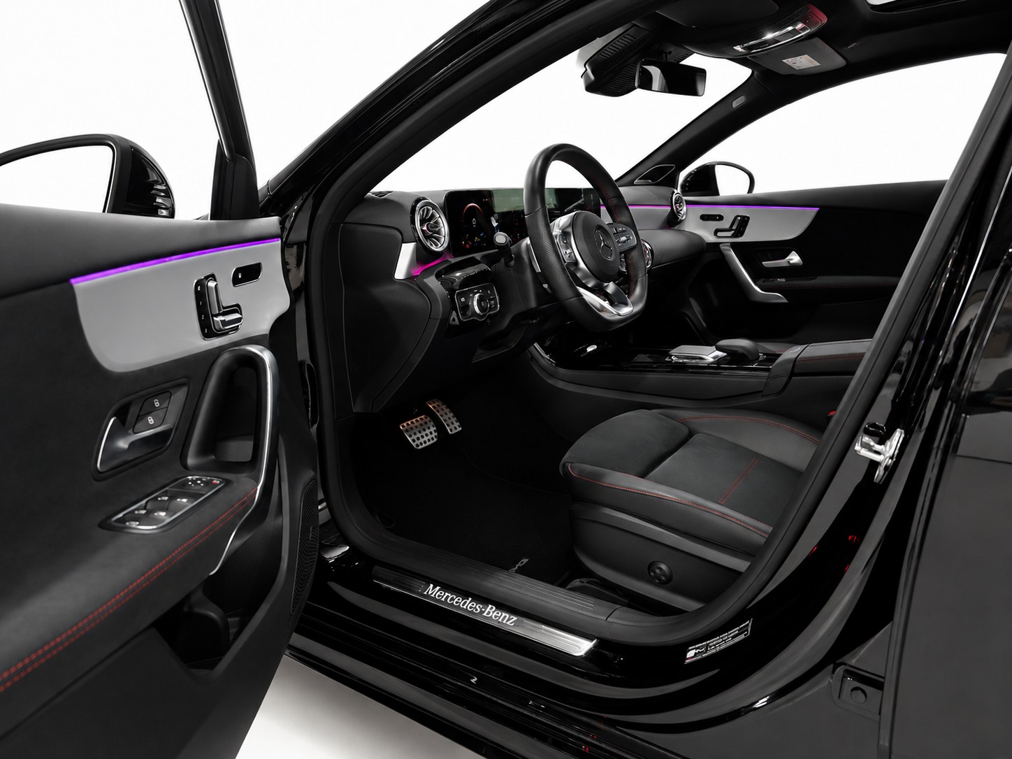 MERCEDES-BENZ A 180 Night Star AMG Line * Premium Plus * Panorama-Schiebedach * Panorama * 360°Kamera* CH FAHRZEUG-image-9