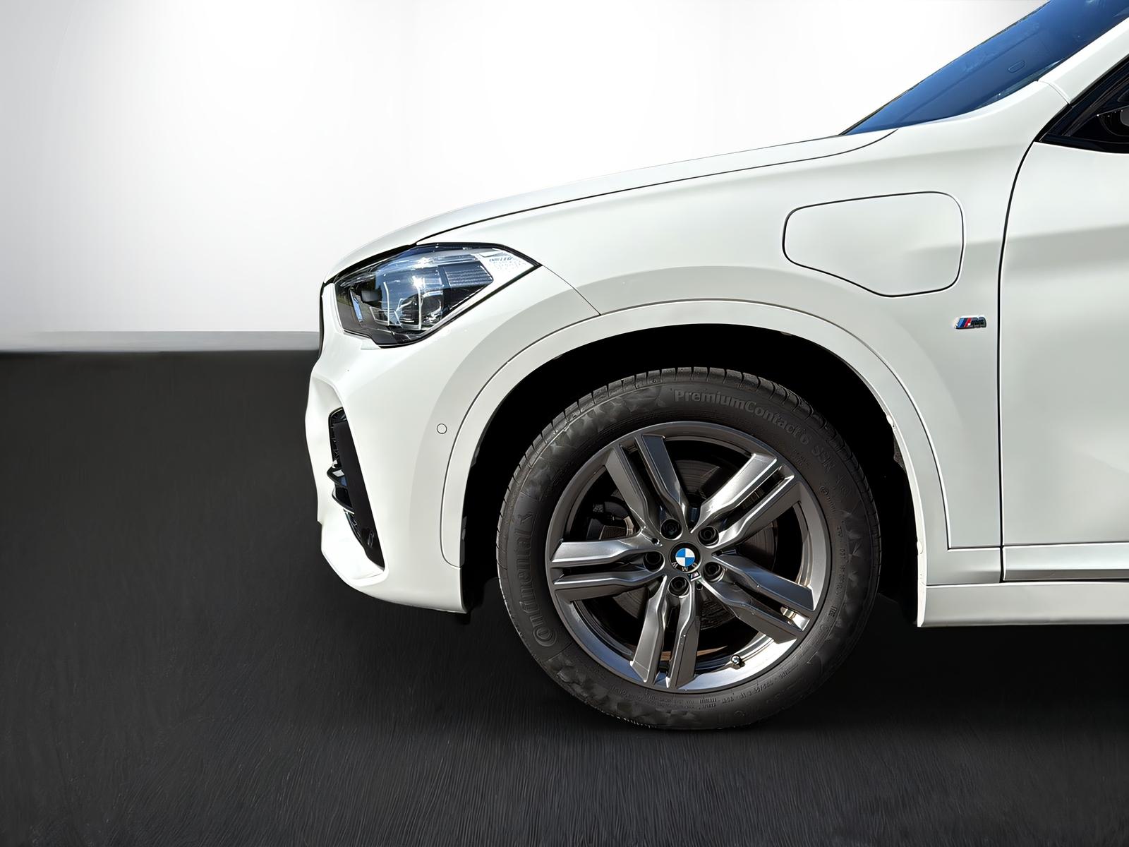 BMW X1 25e xDrive-showroom-element-3