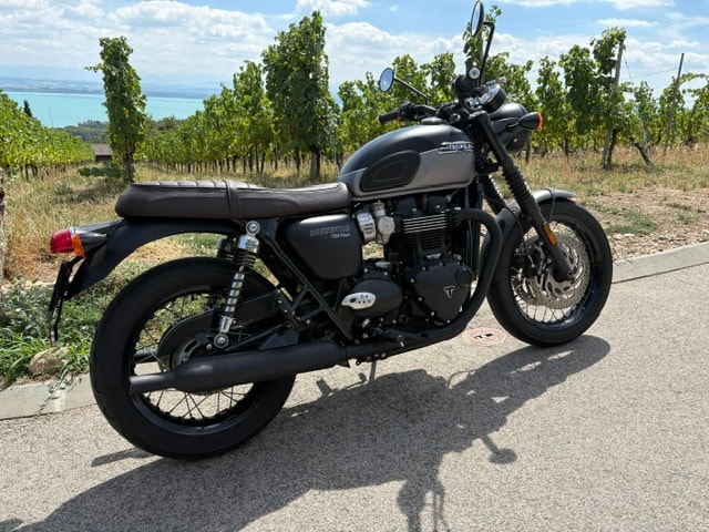 TRIUMPH Bonneville T120 Black-image-1